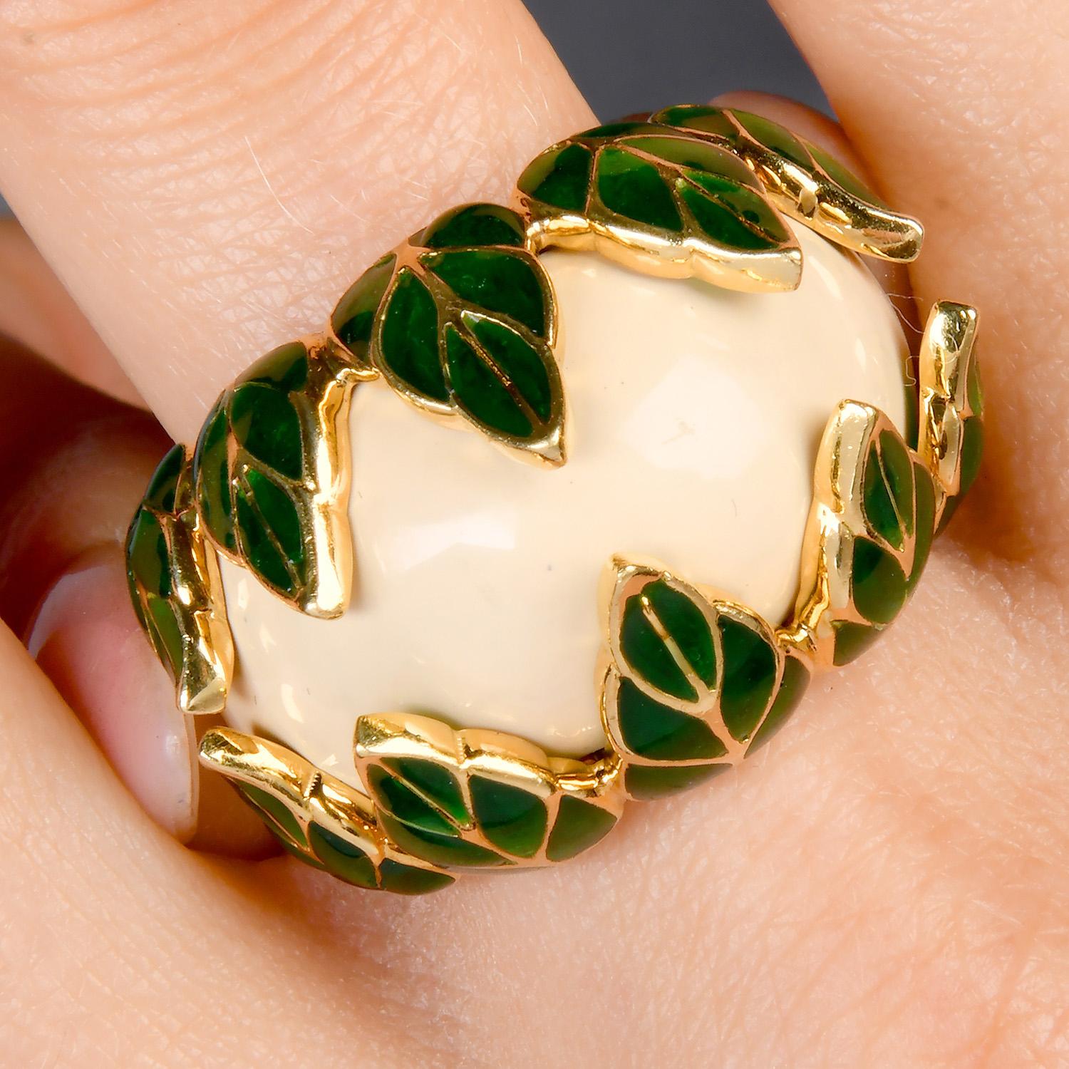 David Webb 1970s 18K Gold Enamel Leaf Dome Statement Ring For Sale 7