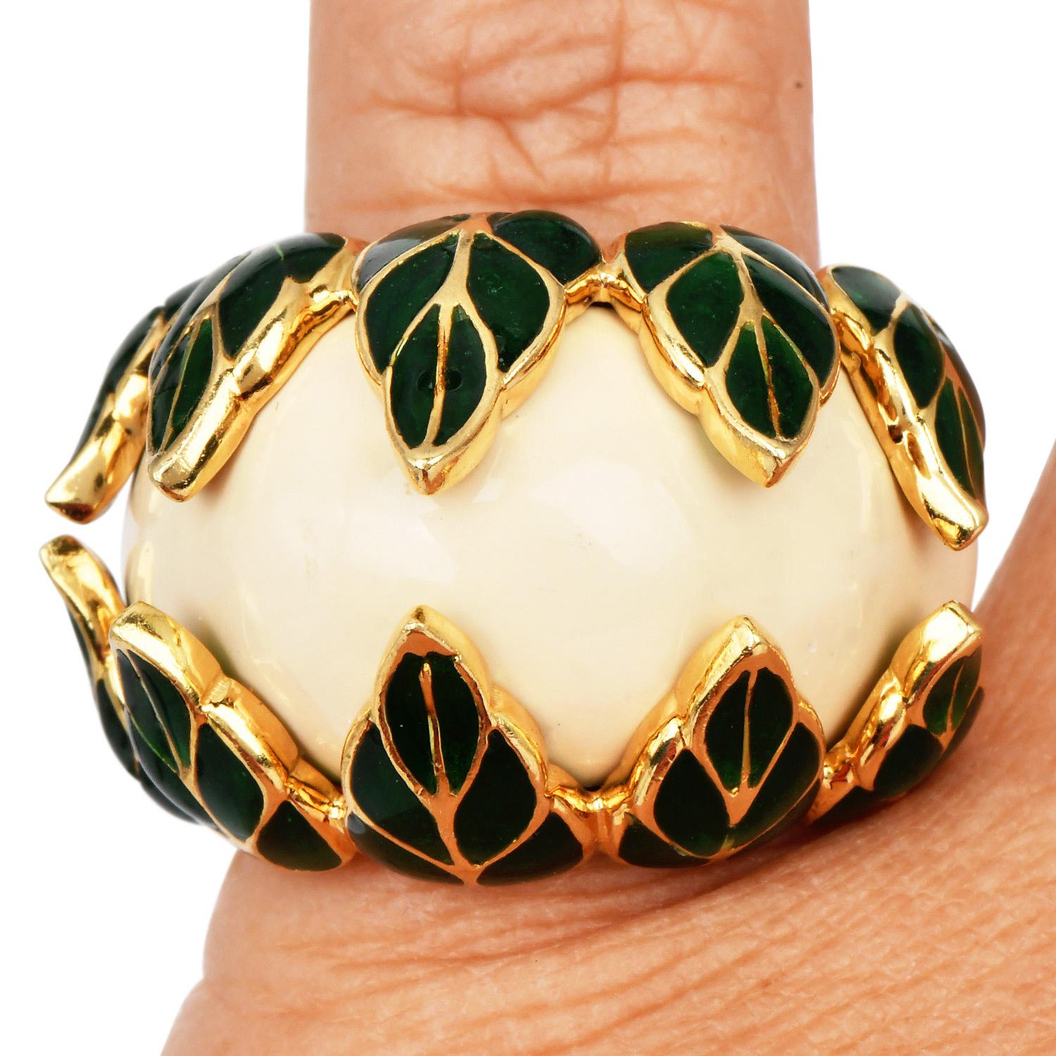 David Webb 1970s 18K Gold Enamel Leaf Dome Statement Ring For Sale 5