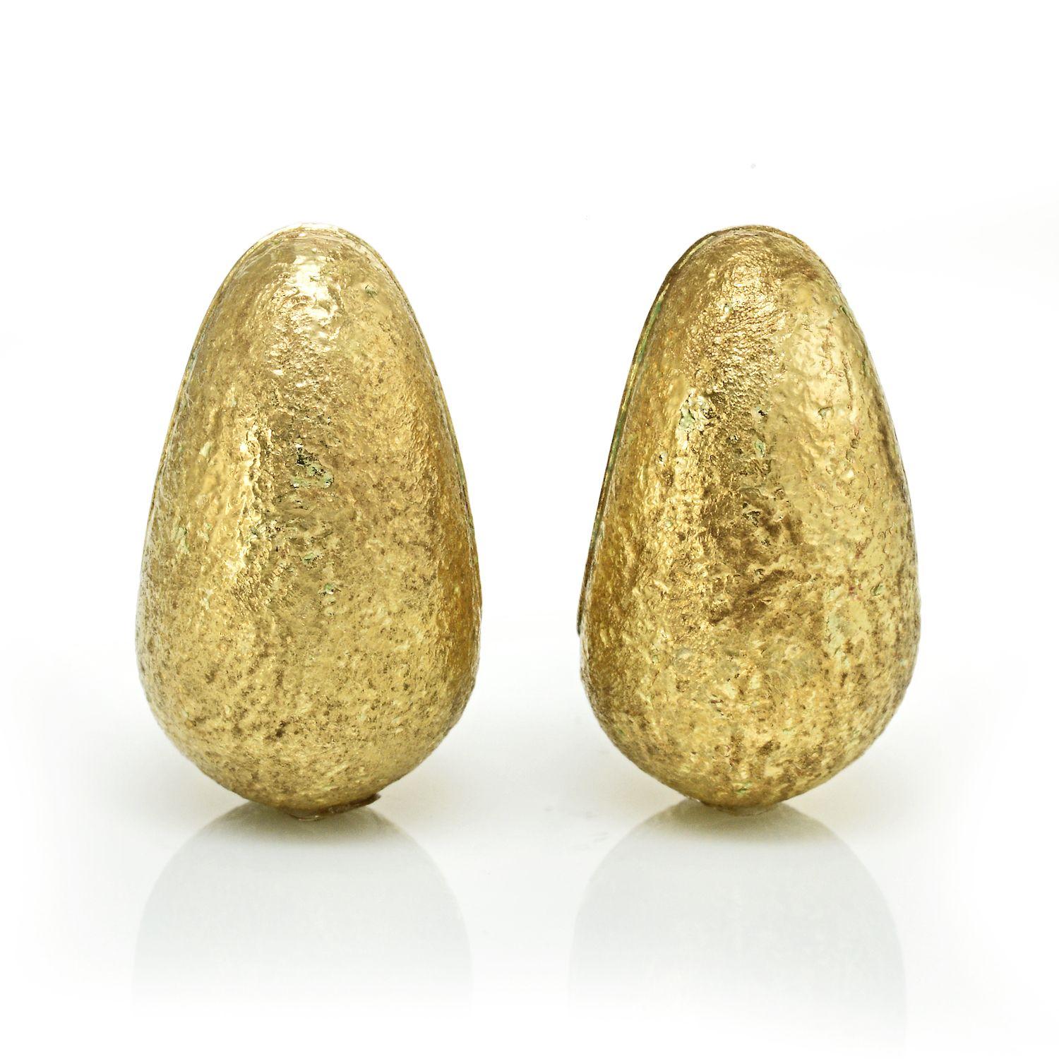 David Webb 1970's 18k Yellow Gold Brushed Finish Earrings In Excellent Condition In New York, NY
