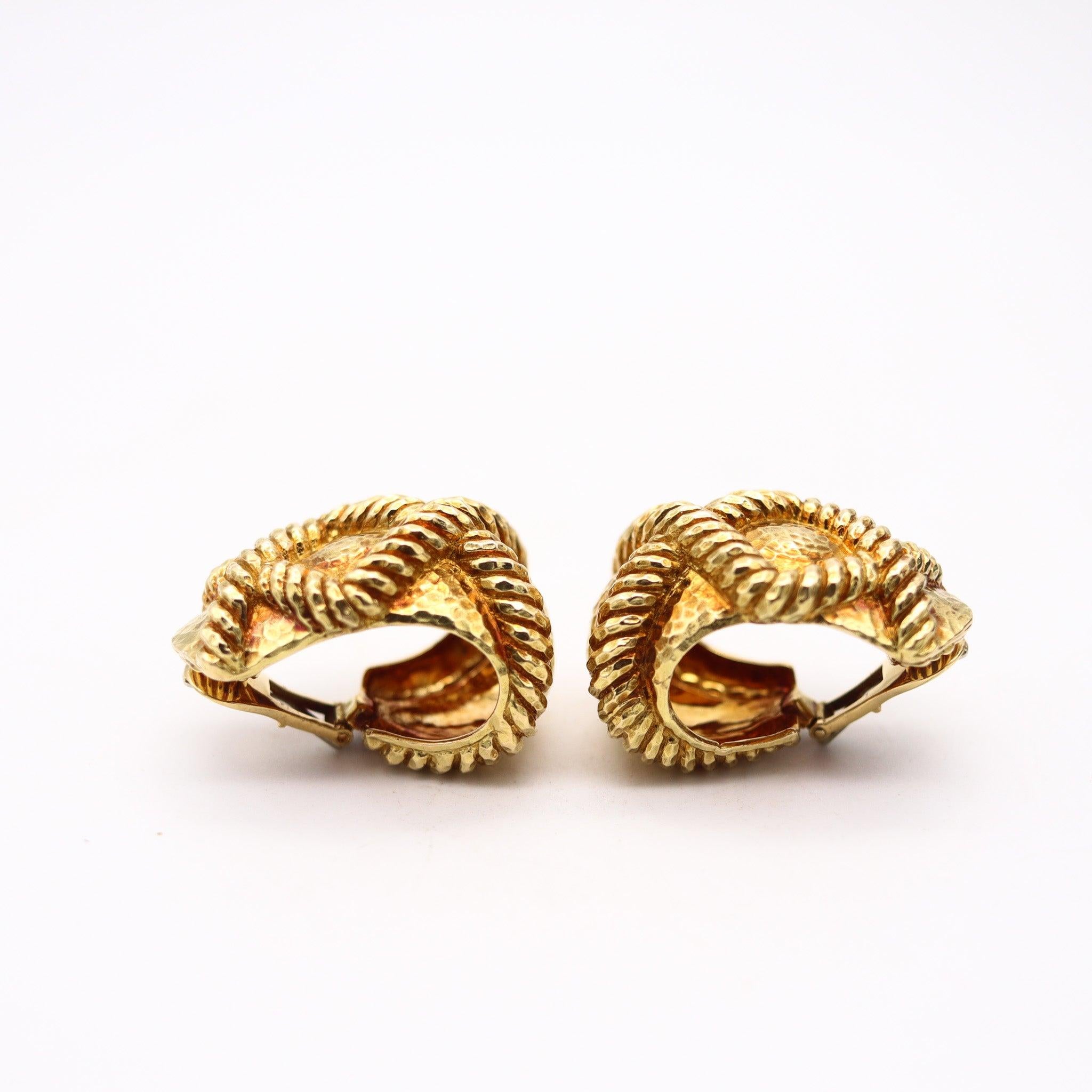 DAVID WEBB Pendientes de aro Knoots de 1975 en oro amarillo macizo de 18 quilates en Excelente estado para la venta en Miami, FL