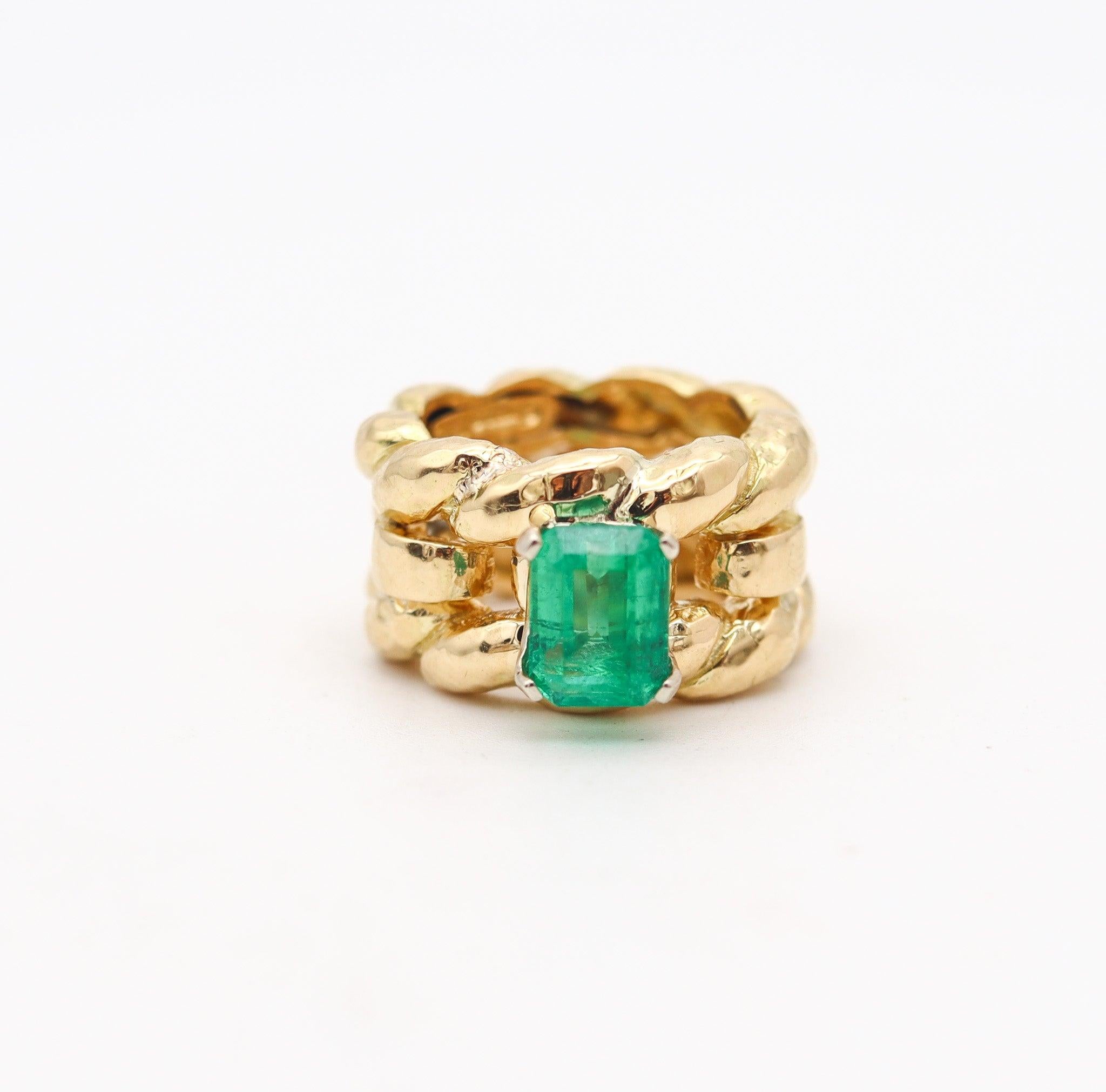 Moderniste DAVID WEBB, bague cocktail New York en or jaune massif 18 carats et émeraude, 1975 en vente