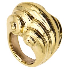 DAVID WEBB 1975 New York Scrolls Cocktailring aus massivem 18 Karat Gelbgold mit Schnörkeln