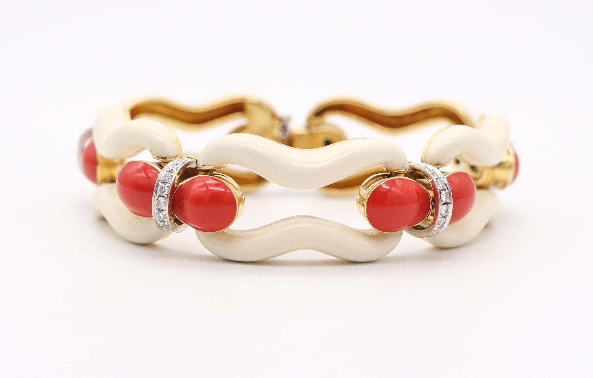 Moderniste DAVID WEBB 1976, bracelet émaillé en or jaune massif 18 carats avec diamants en vente