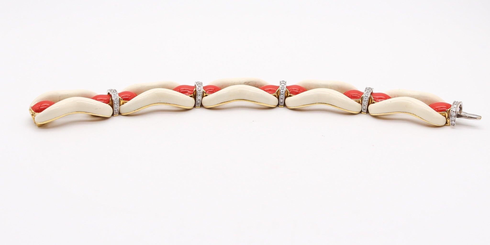 Moderniste DAVID WEBB 1976, bracelet émaillé en or jaune massif 18 carats avec diamants en vente