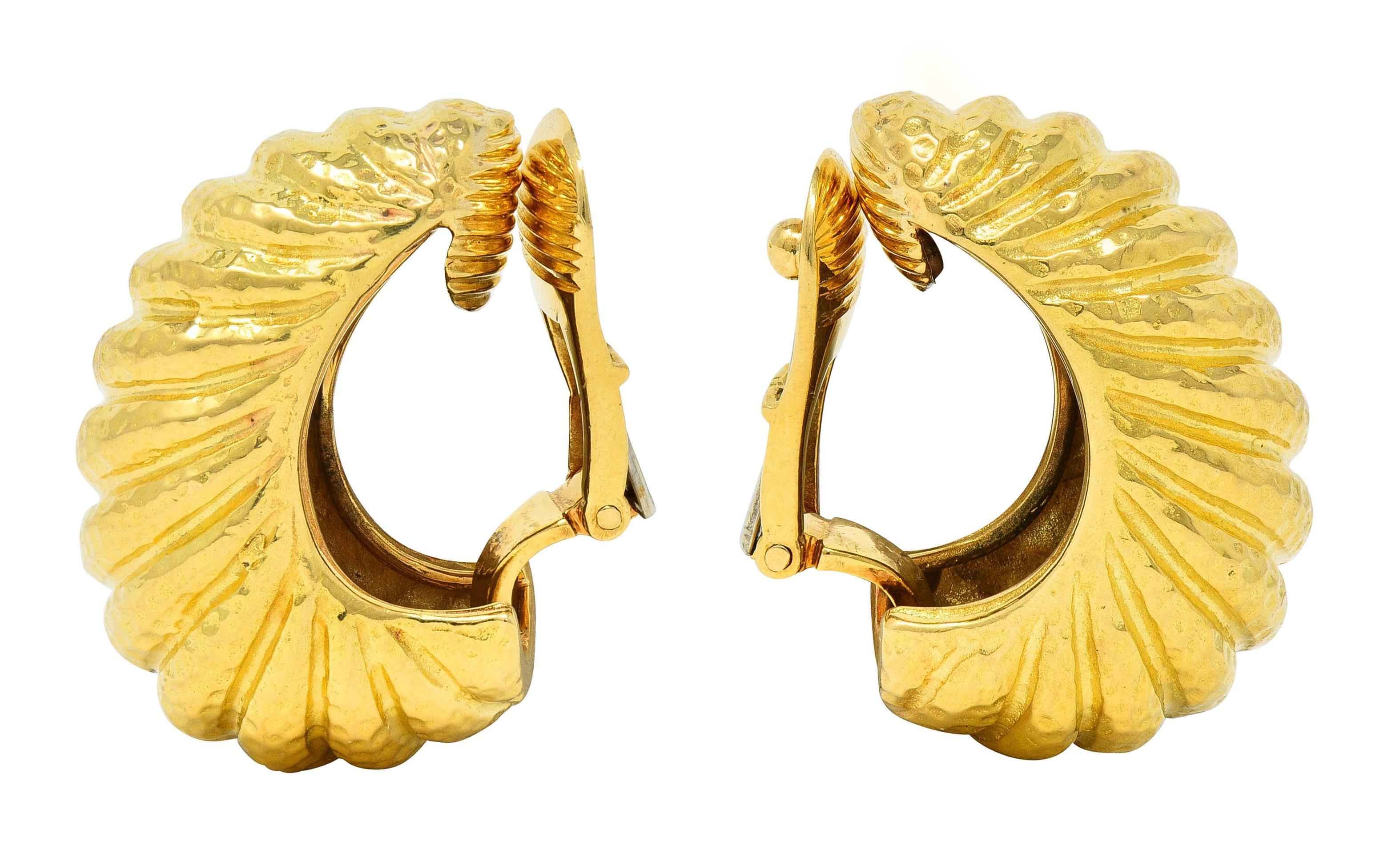 David Webb 1980's 18 Karat Yellow Gold Vintage Hammered Swirl Ear-Clip Earrings In Excellent Condition For Sale In Philadelphia, PA