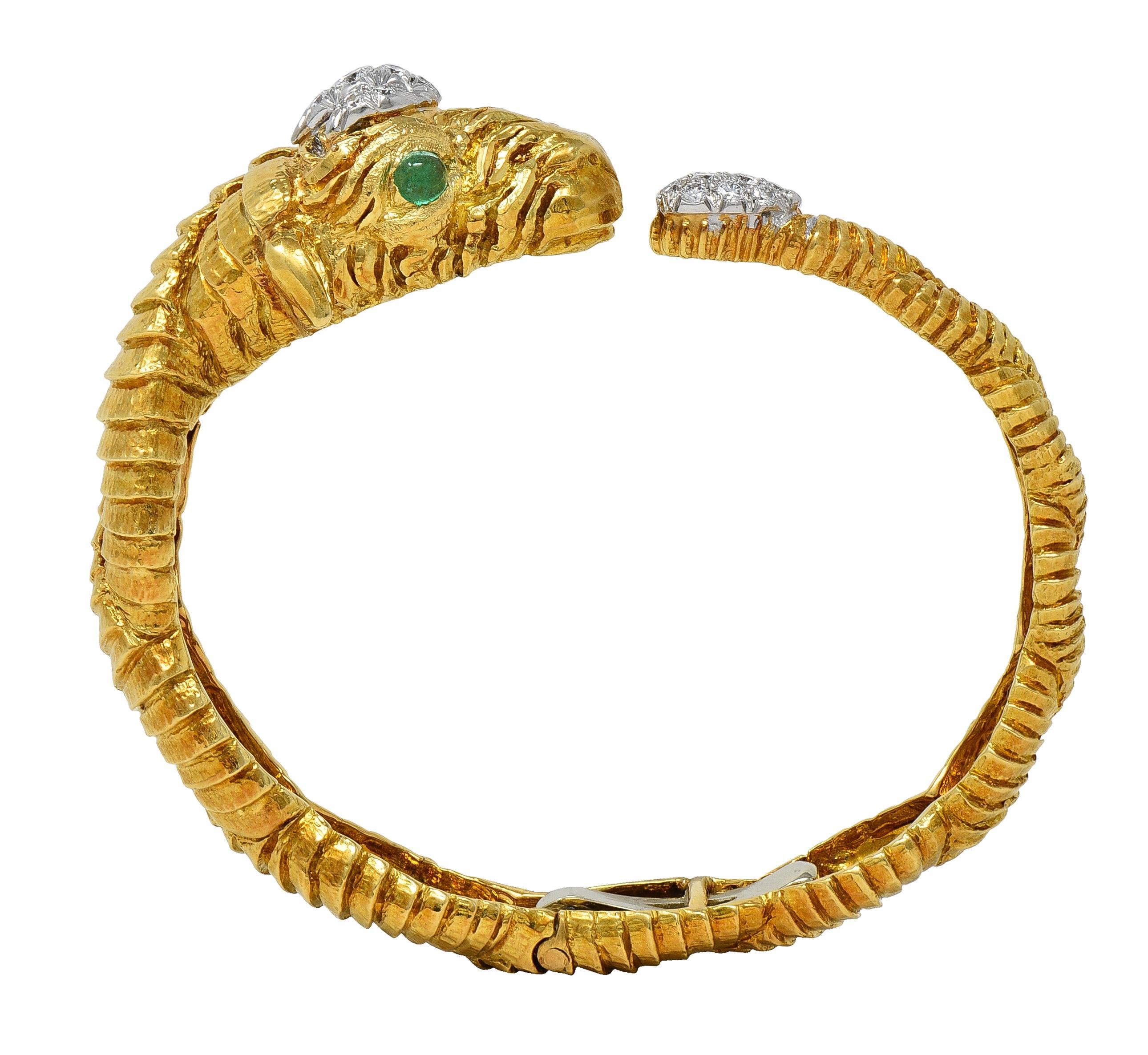 Taglio brillante David Webb 1980 - Bracciale con diamante e smeraldo in platino 18 carati - Ariete e animale Ram in vendita