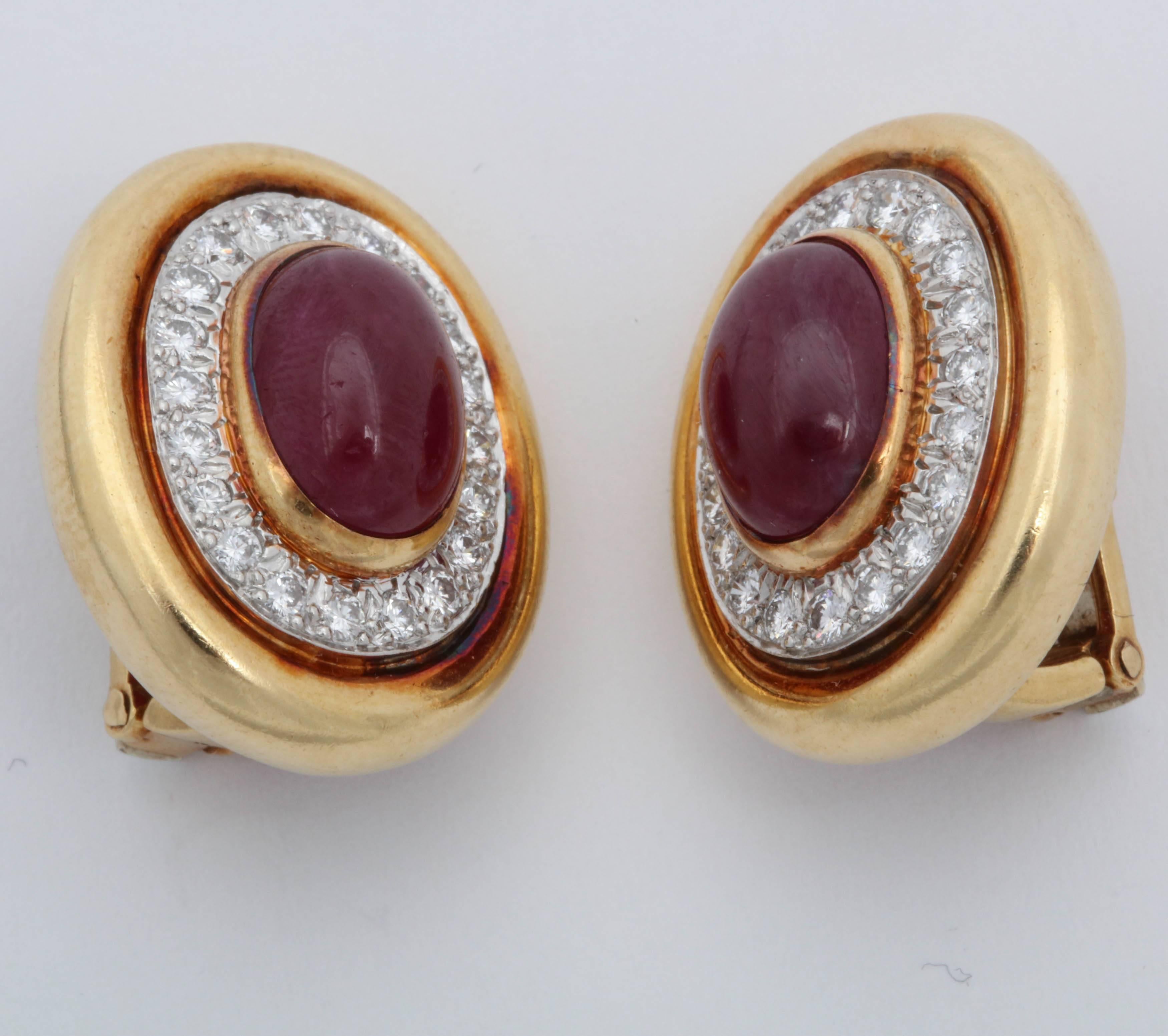 David Webb 1980s Oval Shaped Cabochon Ruby with Diamonds Gold Clip-On Earrings In Good Condition In New York, NY
