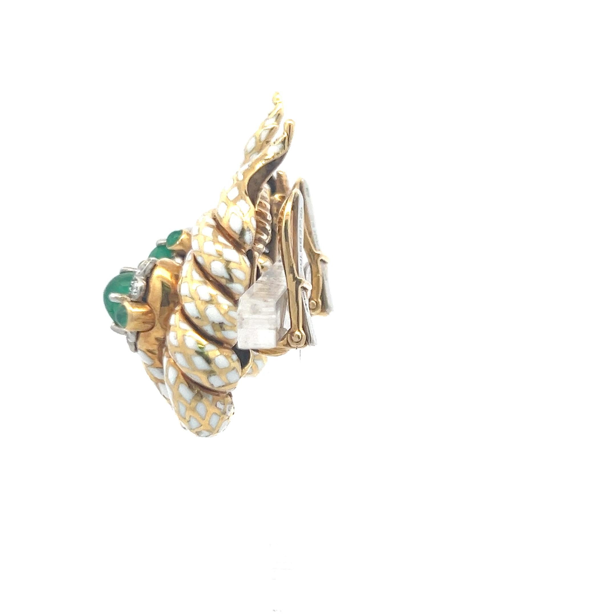 David Webb 2.74 Carat and Round Diamond 18 Karat Yellow Gold Clip On Earrings In Good Condition For Sale In New York, NY