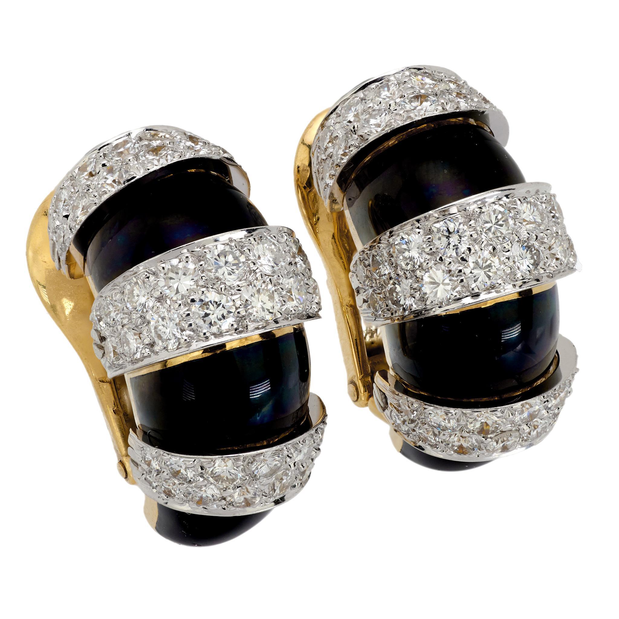 Modern David Webb 3.30 carat diamond 18k yellow gold black enamel earrings