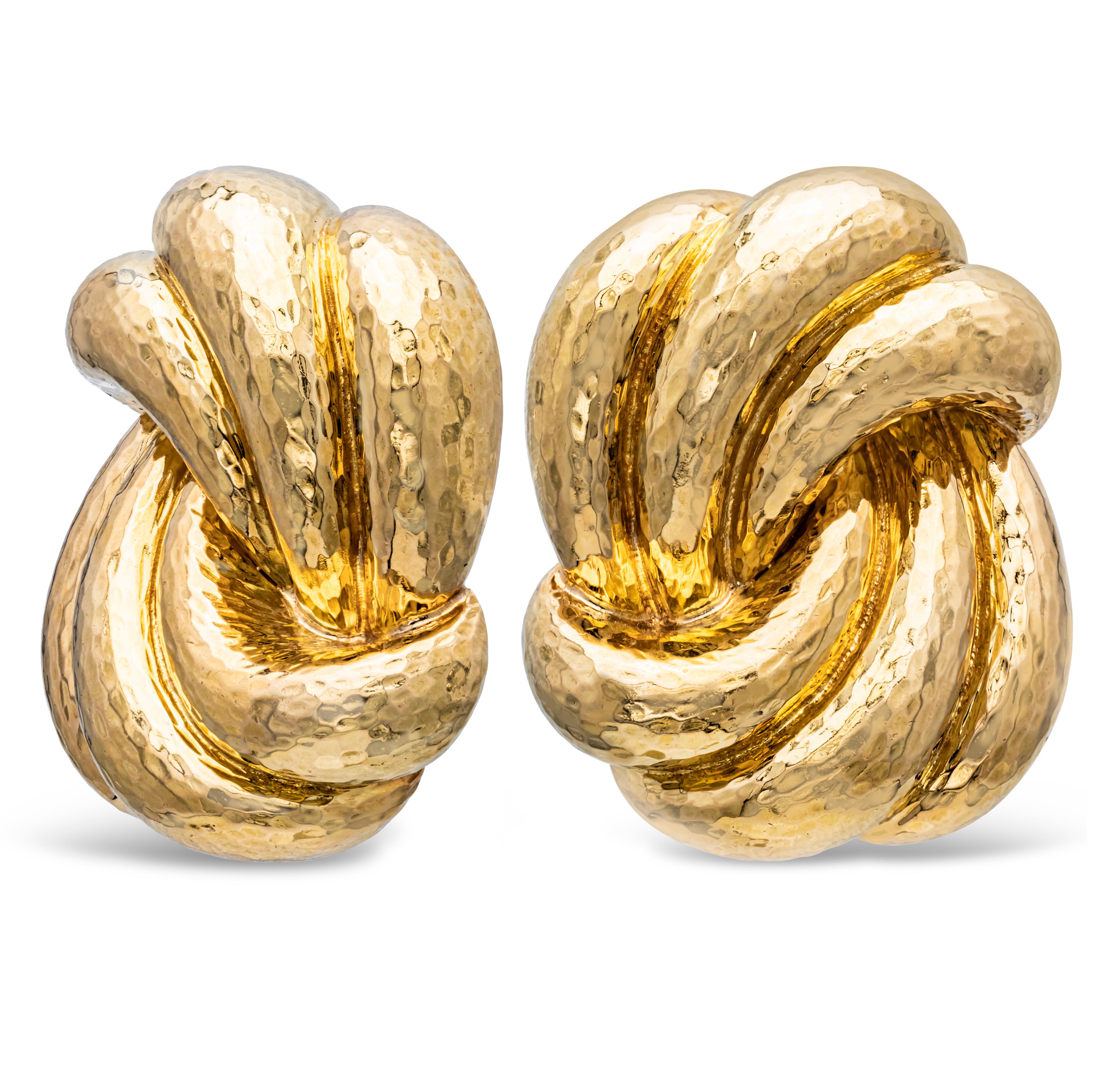 David Webb 41.78 Grams 18K Yellow Gold Large Hammered Knots Gold Clip Earrings In New Condition For Sale In New York, NY