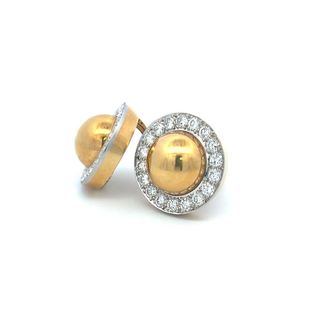 A David Webb 4.32 Carat Round G VS1 Diamond 18 Karat Yellow Gold Clips Earrings 5
