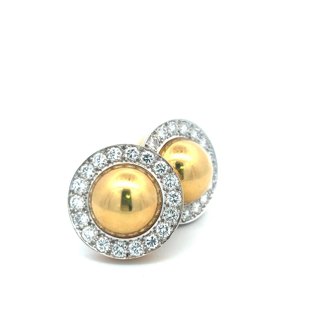 A David Webb 4.32 Carat Round G VS1 Diamond 18 Karat Yellow Gold Clips Earrings 6