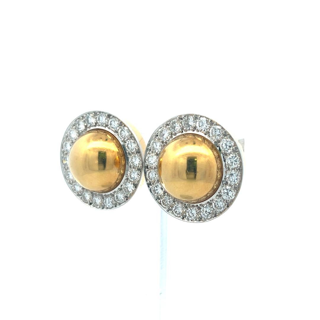 A David Webb 4.32 Carat Round G VS1 Diamond 18 Karat Yellow Gold Clips Earrings 2