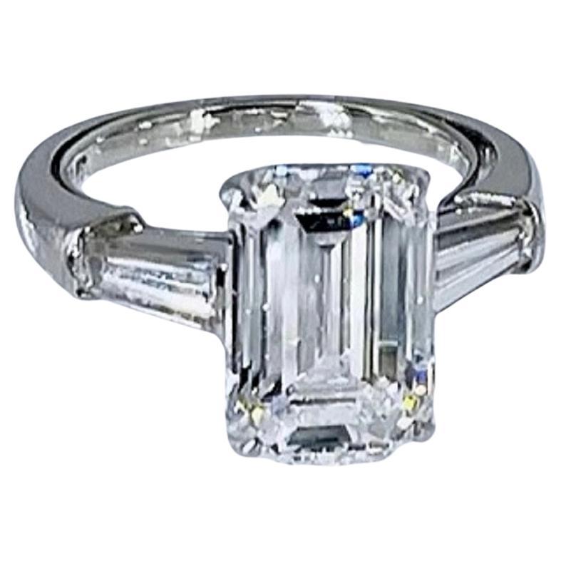 David Webb 5.01 ct GIA FVS1 Emerald Cut Diamond Ring with Tapered Baguettes For Sale