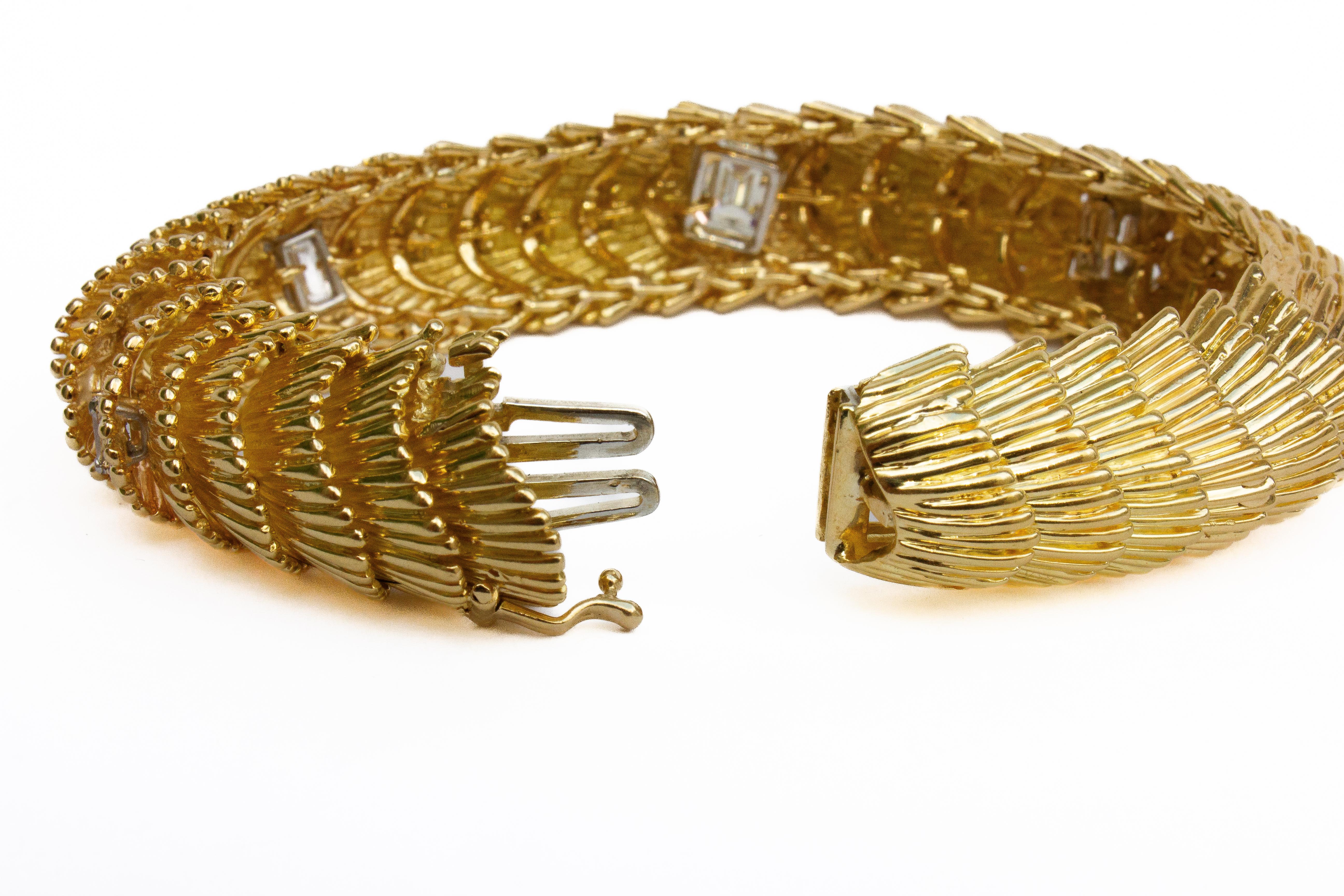 David Webb 5.46 Carat Total Textured Gold and Emerald Cut Diamond Bracelet In Excellent Condition For Sale In New York, NY