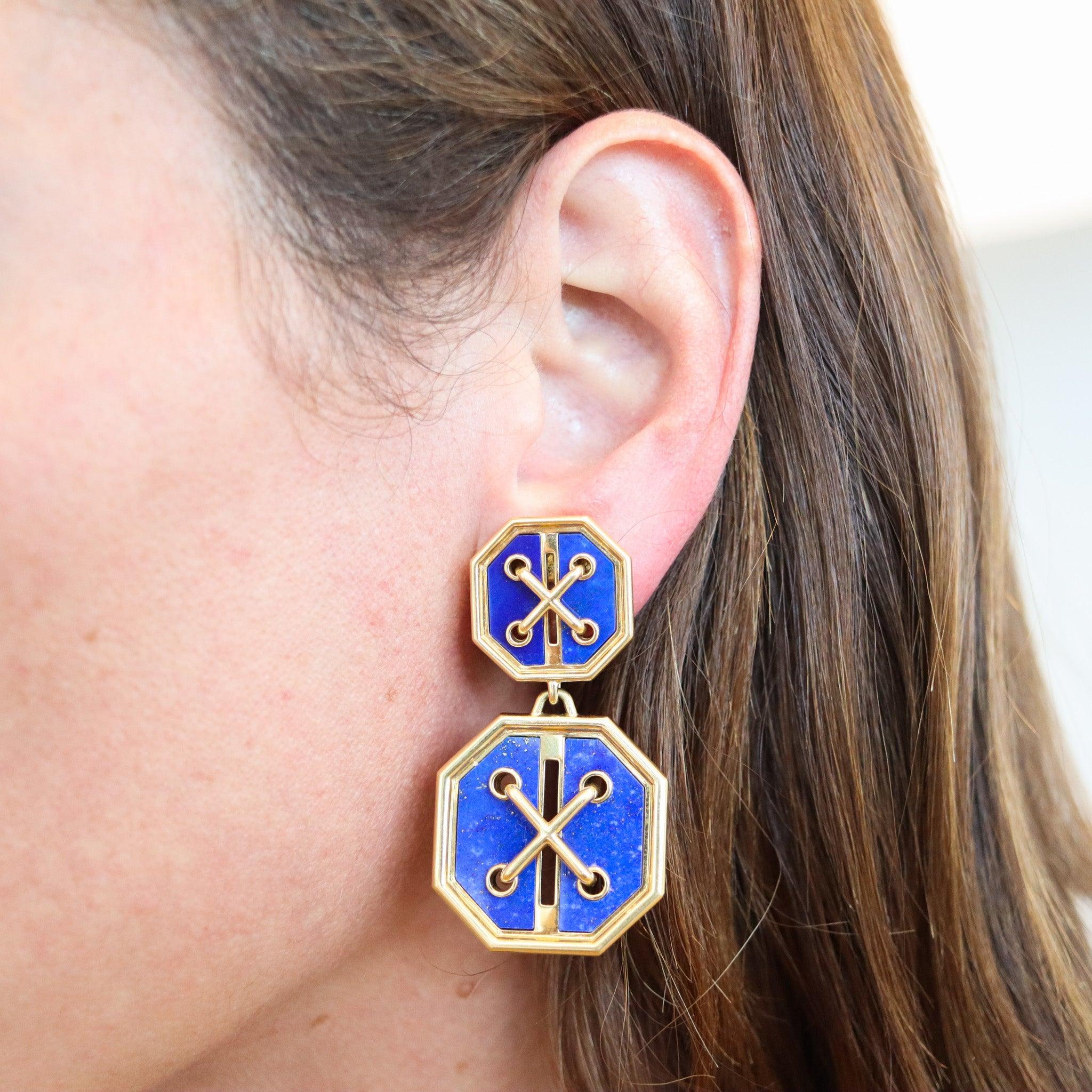 DAVID WEBB Boucles d'oreilles pendantes Aldo Cipullo Design en or 18Kt avec Lapis Lazuli en vente 1