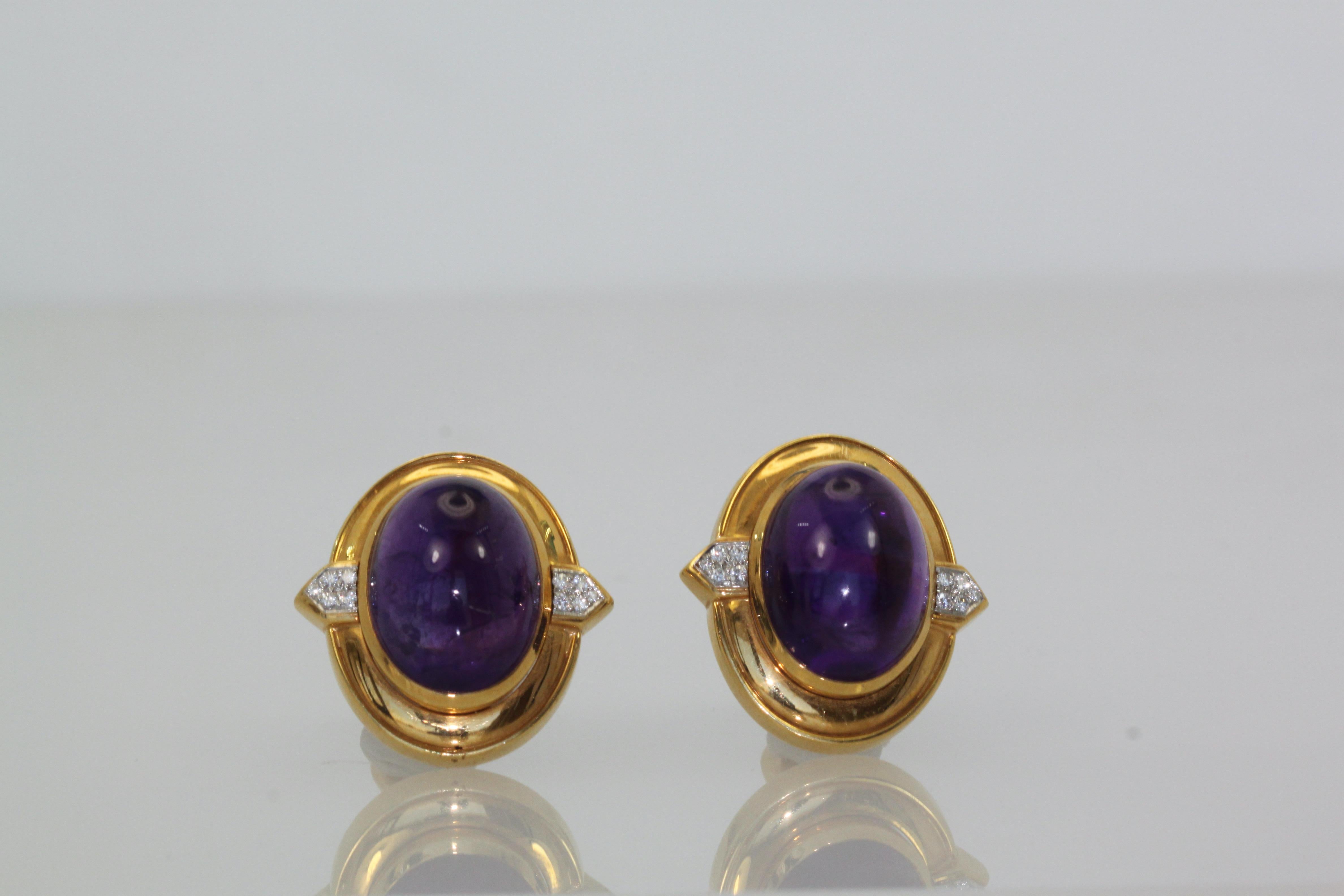 David Webb Amethyst Cabochon Earrings 18K In Excellent Condition For Sale In North Hollywood, CA