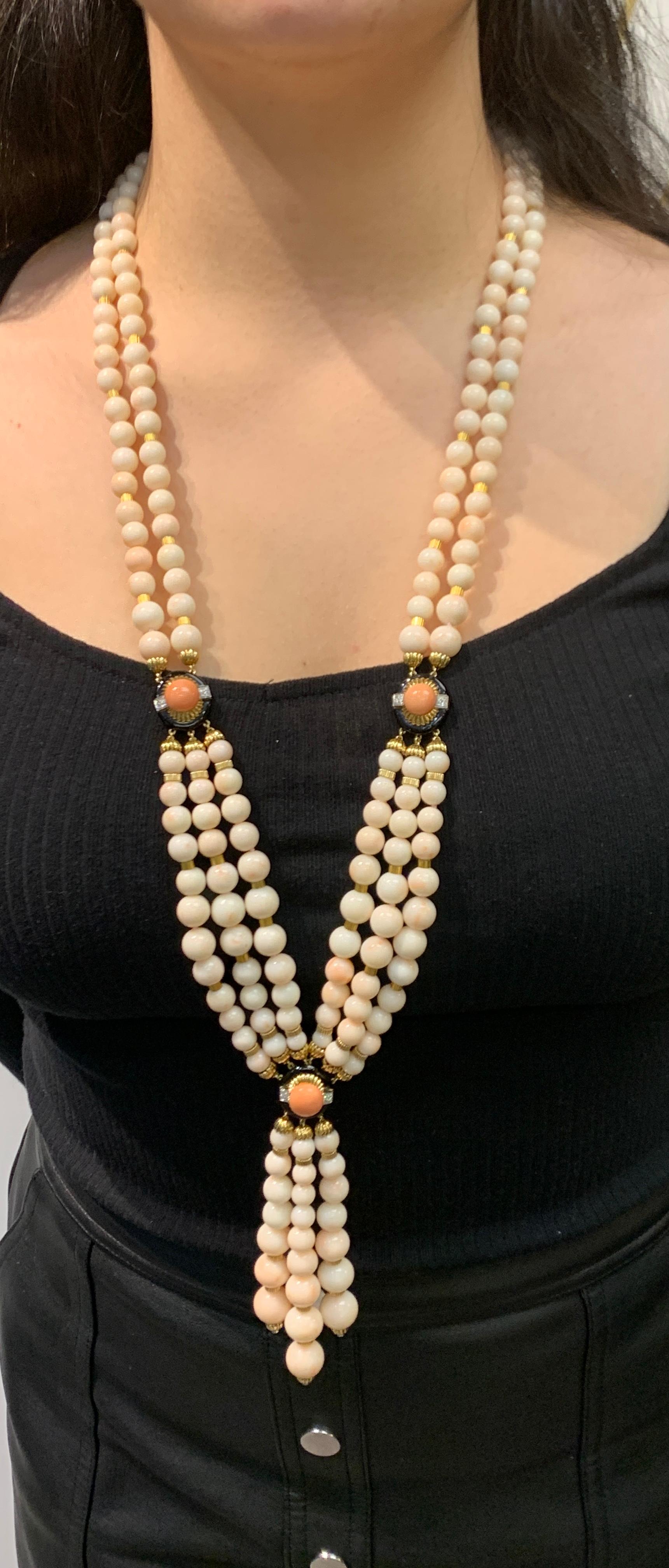 David Webb Angel Skin Coral Tassel Bead Necklace In Excellent Condition For Sale In New York, NY
