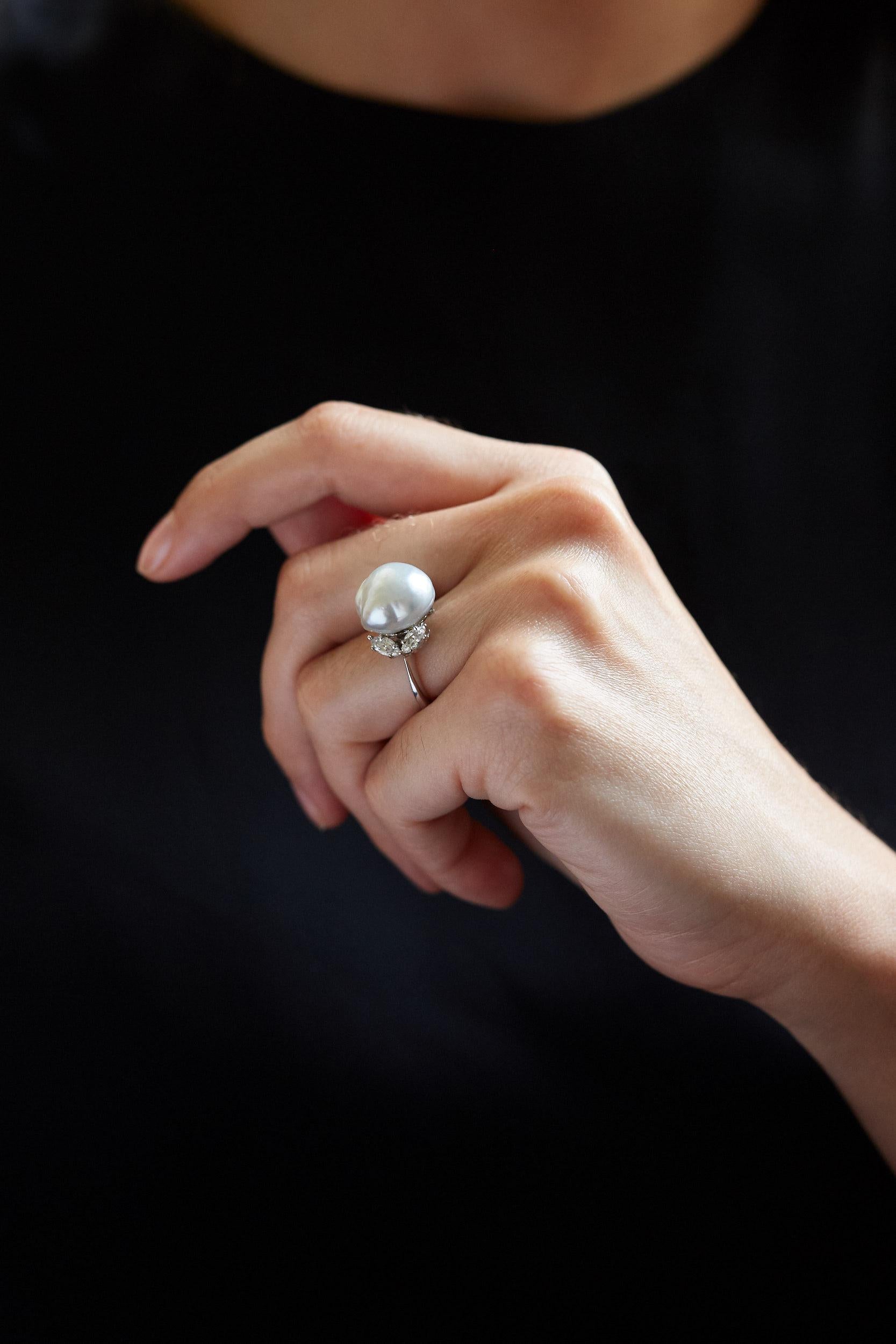 David Webb Baroque Pearl Diamond Platinum Ring im Zustand „Hervorragend“ in New York, NY