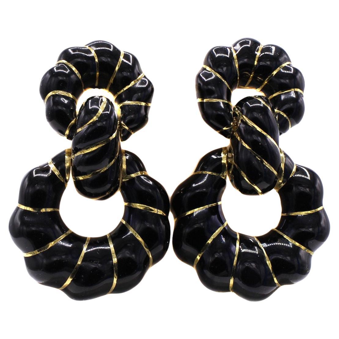 Boucles d'oreilles en or jaune 18 carats et émail noir David Webb en vente