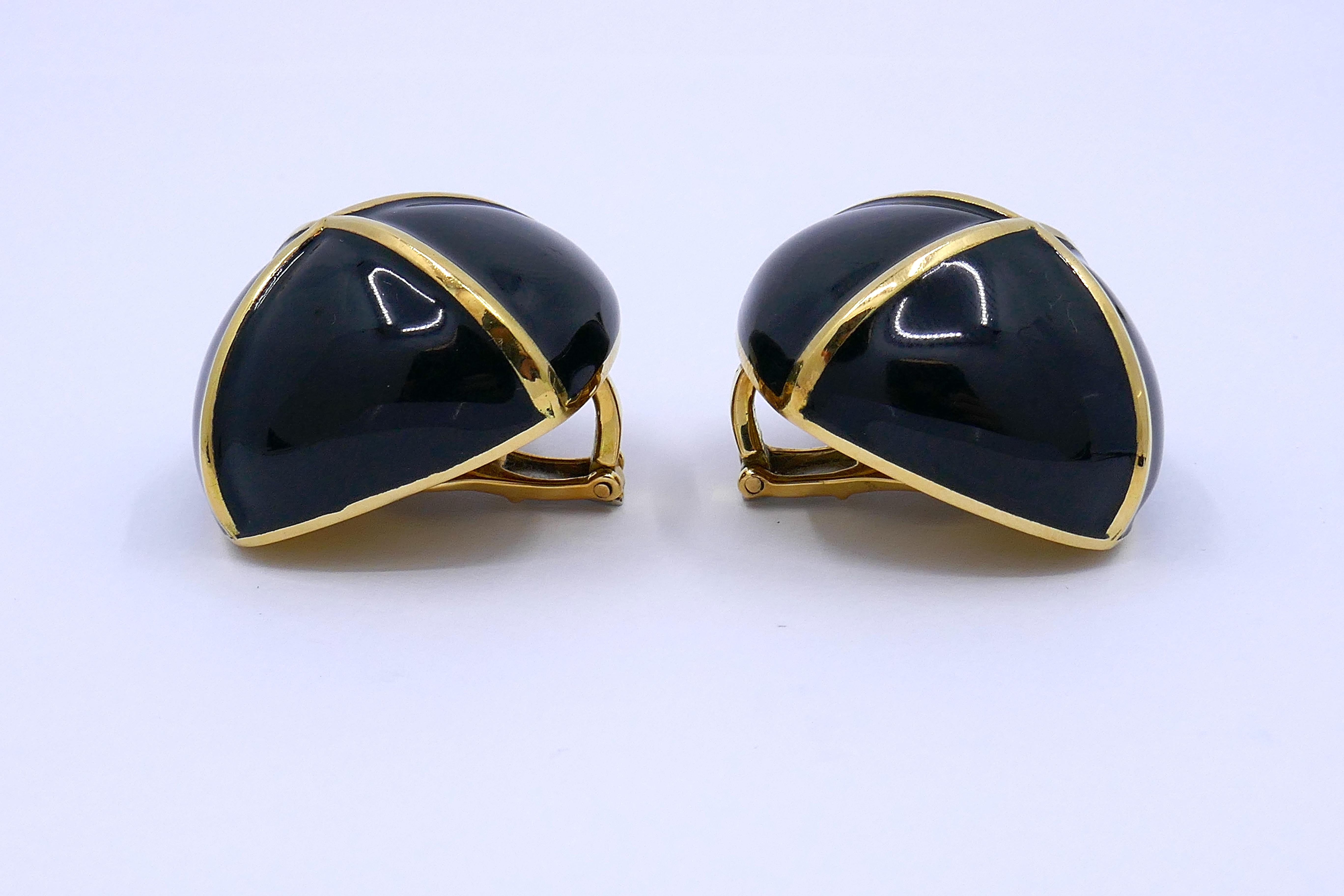 David Webb Black Enamel 18k Gold Jumbo Clip-on Earrings For Sale 1