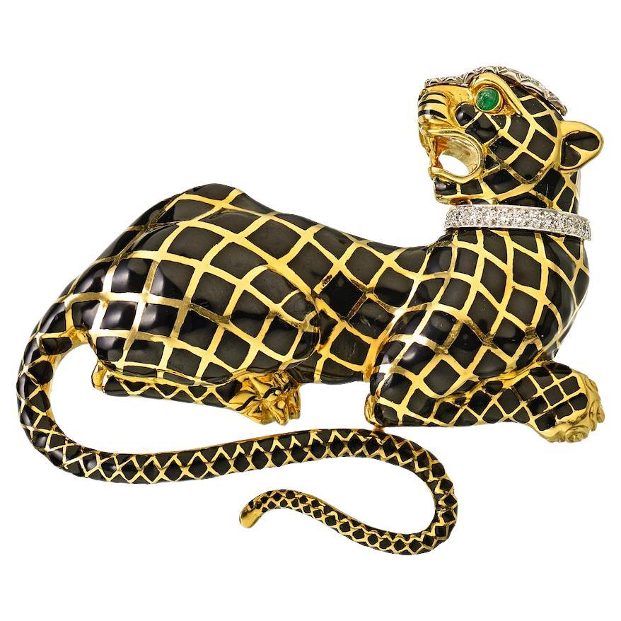David Webb Black Enamel 18K Yellow Gold Panther With Diamond Collar Brooch For Sale