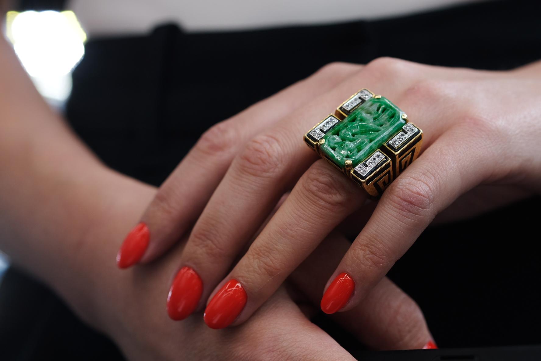 David Webb Black Enamel and Carved Green Jade Ring in 18K Gold 4