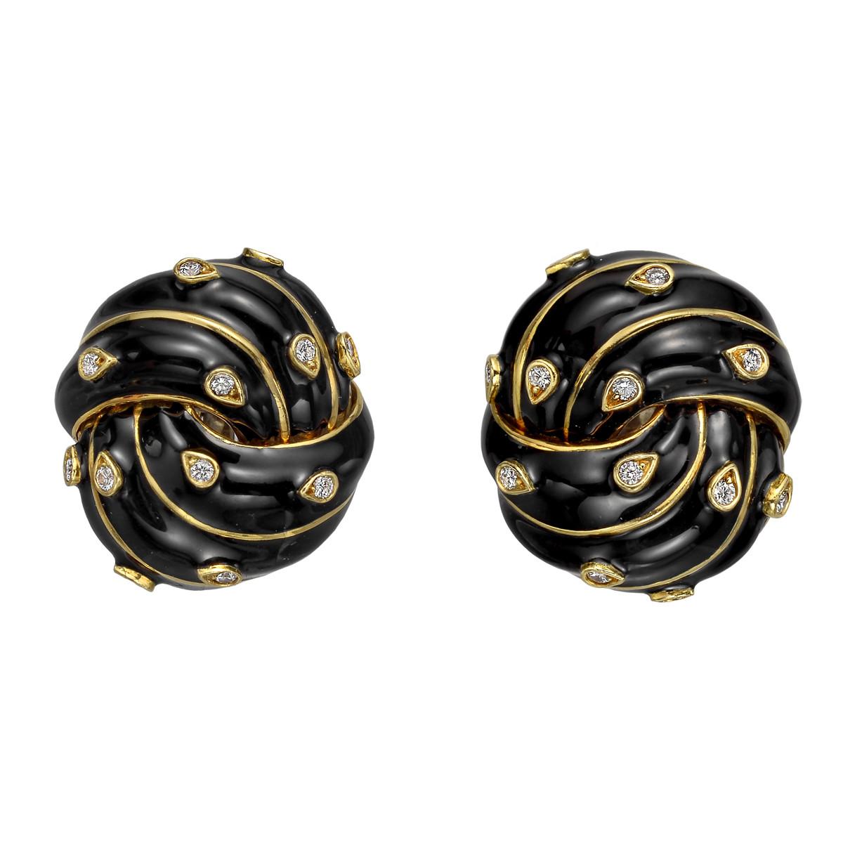 David Webb Black Enamel and Diamond Knot Earclips In Good Condition For Sale In Greenwich, CT