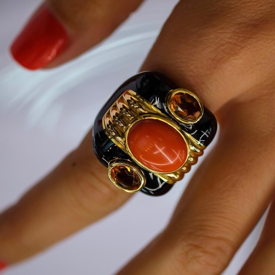 David Webb Black Enamel Coral and Yellow Gold Ring In Fair Condition In New York, NY