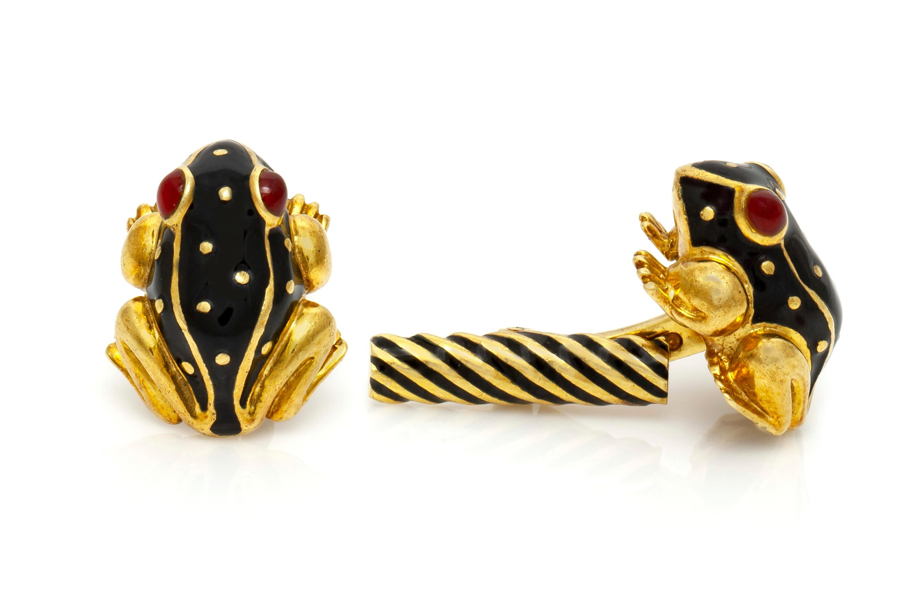 David webb cufflinks decorated with multicolor enamel, finely crufted in 18k.
Weighing 12.3 DWT
