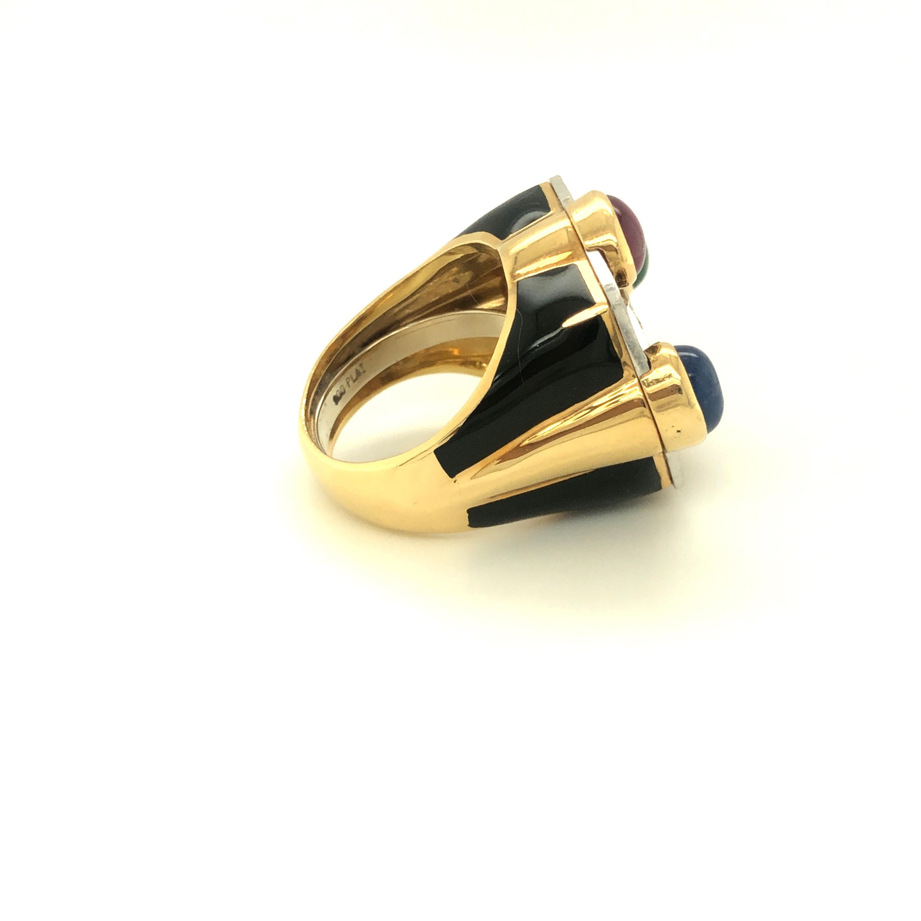 David Webb: 18 Karat Gelbgold Ring mit schwarzer Emaille, Rubin, Smaragd, Saphir und Diamant im Zustand „Hervorragend“ im Angebot in beverly hills, CA
