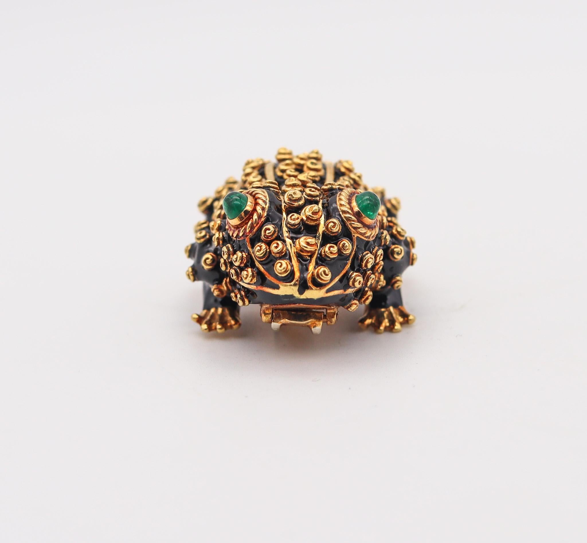 A frog brooch designed by David Webb (1925-1975).

An exceptional and iconic vintage frog brooch, created in New York city back in the 1970 at the jewelry atelier of David Webb. This statement brooch was carefully crafted in three dimensions in