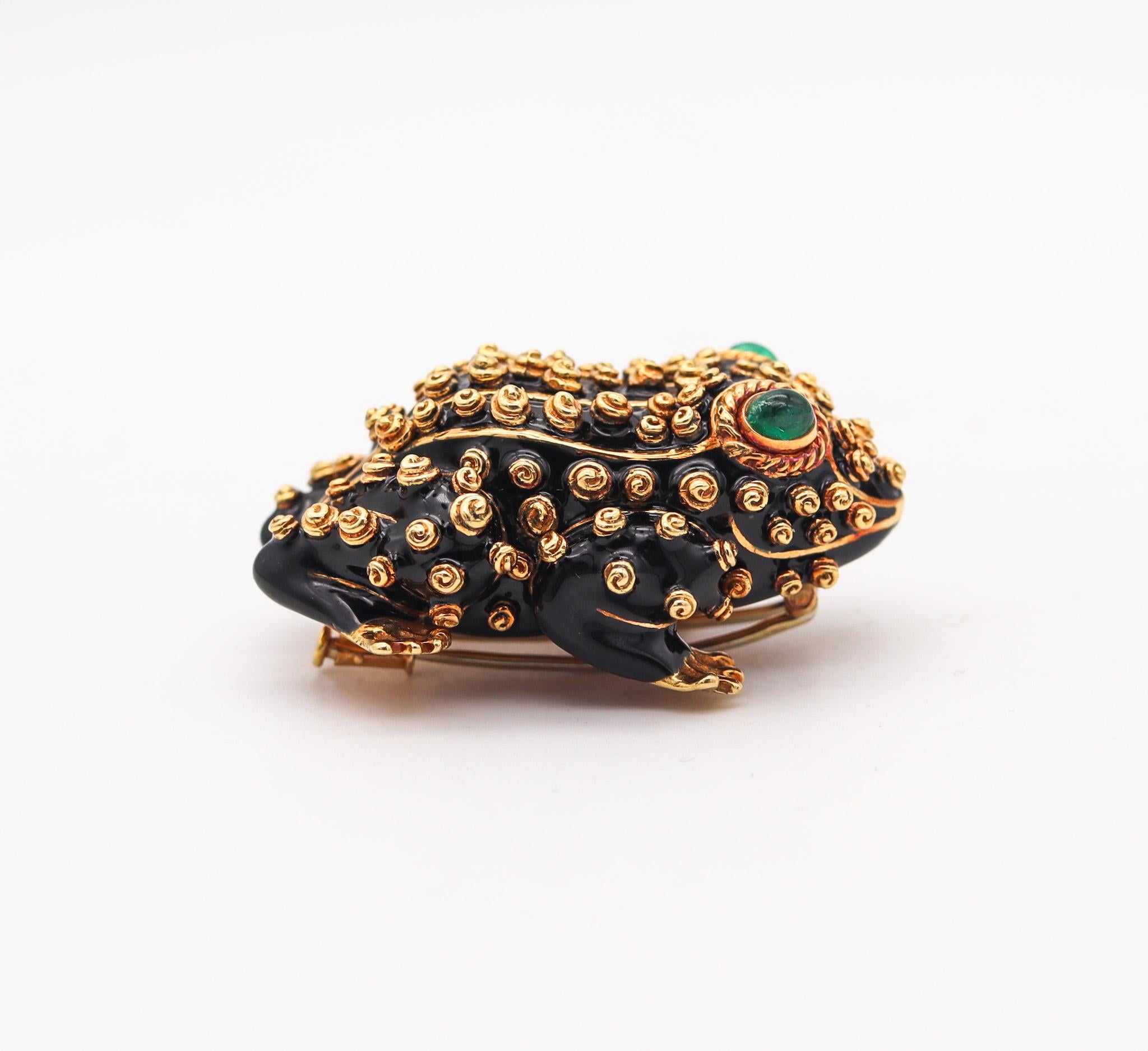 Modernist David Webb Black Enameled Frog Brooch In 18Kt Yellow Gold With Emeralds For Sale
