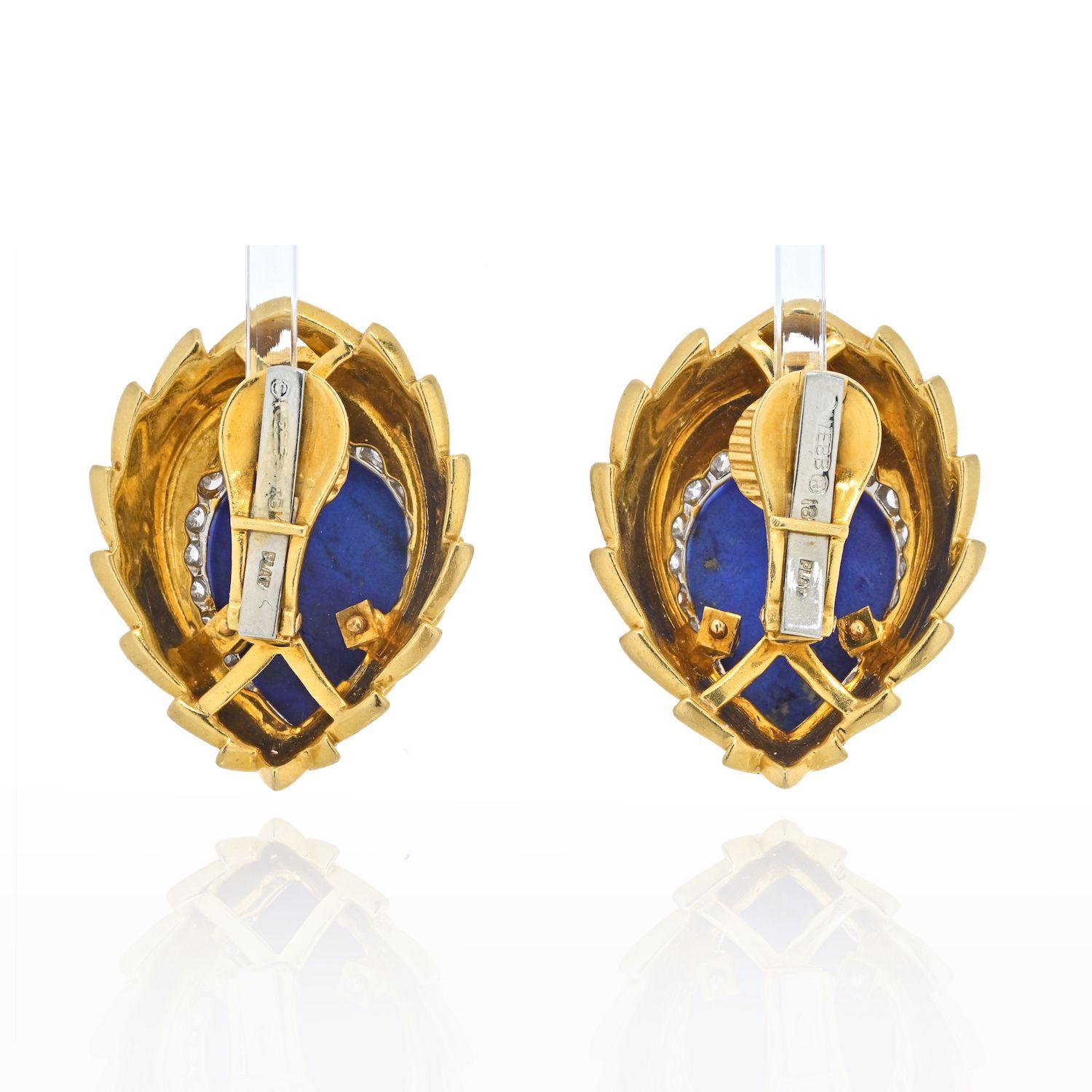 David Webb Orecchini con Lapis blu, diamanti e smalto bianco In condizioni ottime in vendita a New York, NY