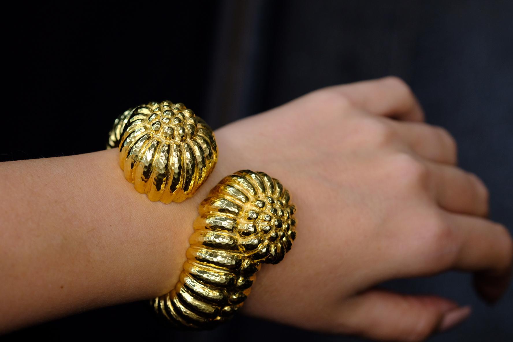 David Webb, bracelet croisé cannelé en or jaune 18 carats en vente 5