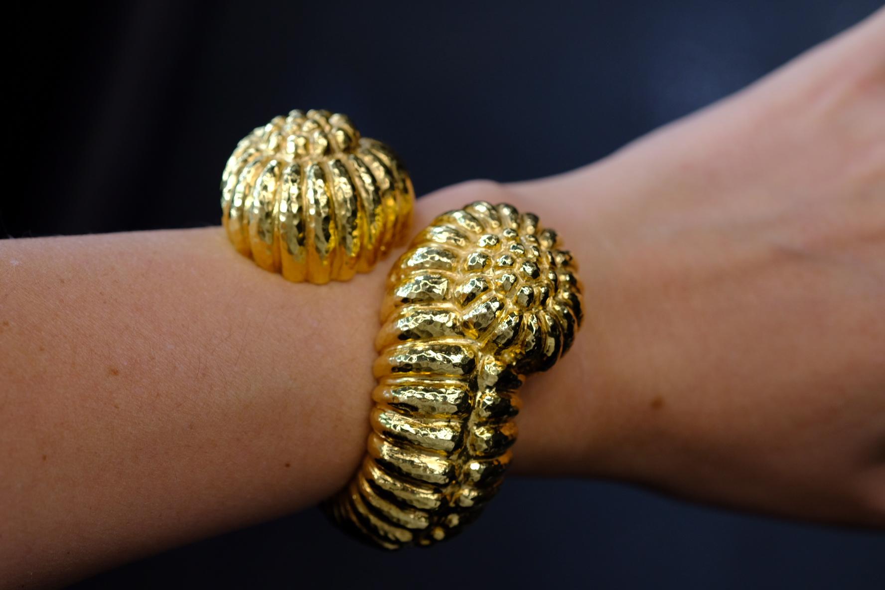 David Webb, bracelet croisé cannelé en or jaune 18 carats en vente 6