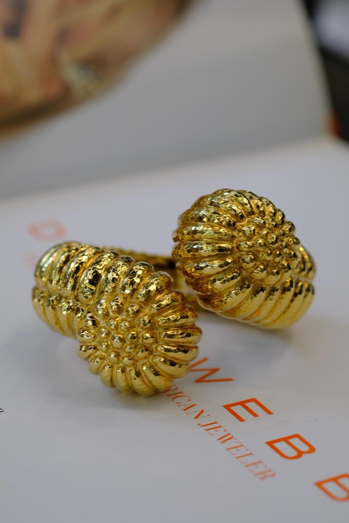 David Webb, bracelet croisé cannelé en or jaune 18 carats en vente 7