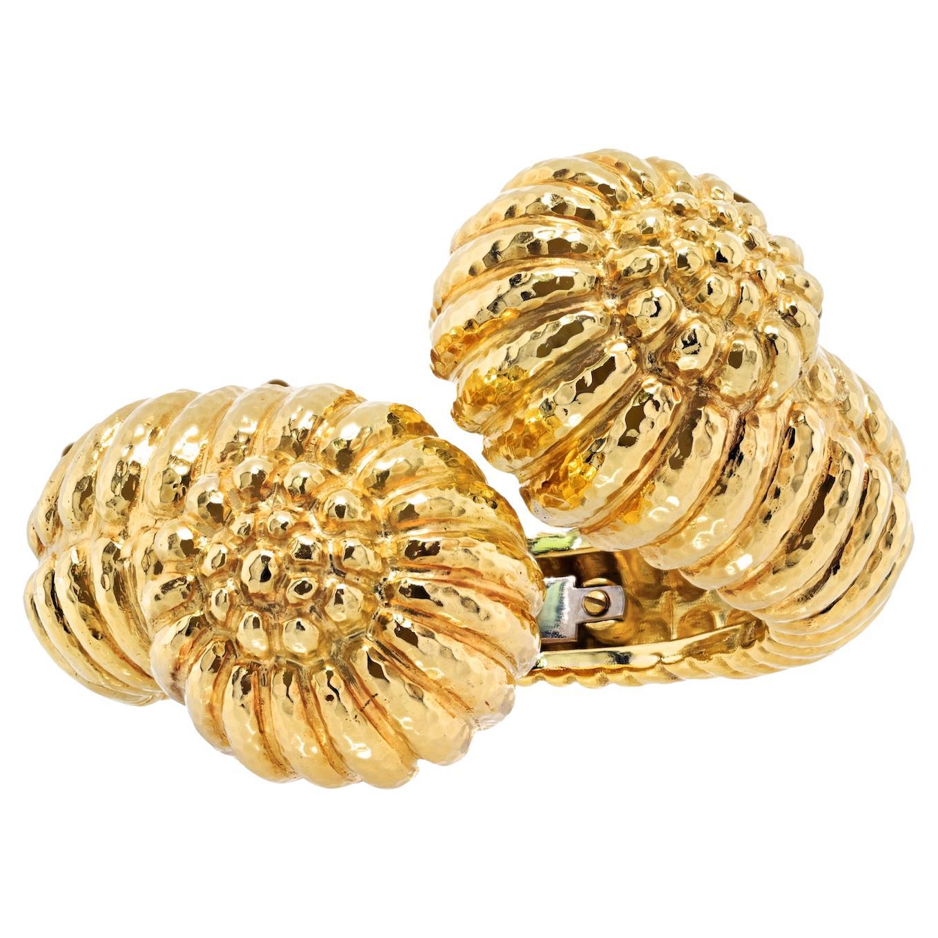 David Webb, bracelet croisé cannelé en or jaune 18 carats en vente
