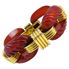 David Webb Bracelet en cornaline sculpté en or Vintage Estate Jewelry
