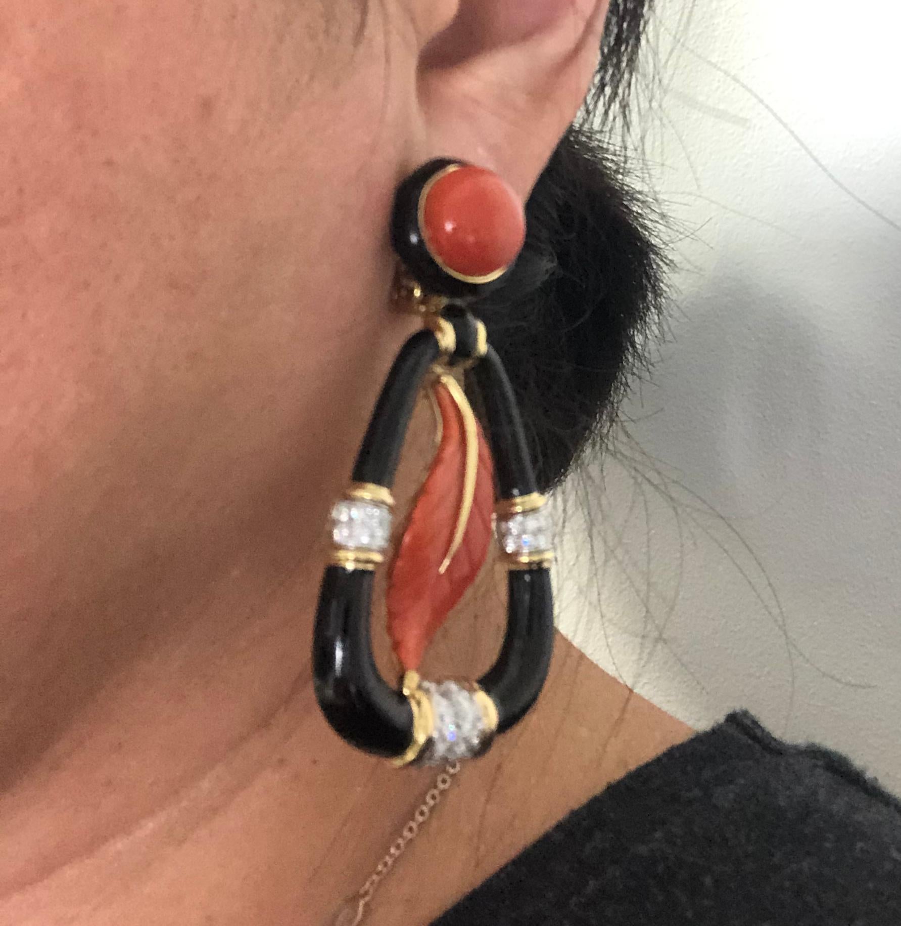 Women's David Webb Carved Coral Diamond Earrings
