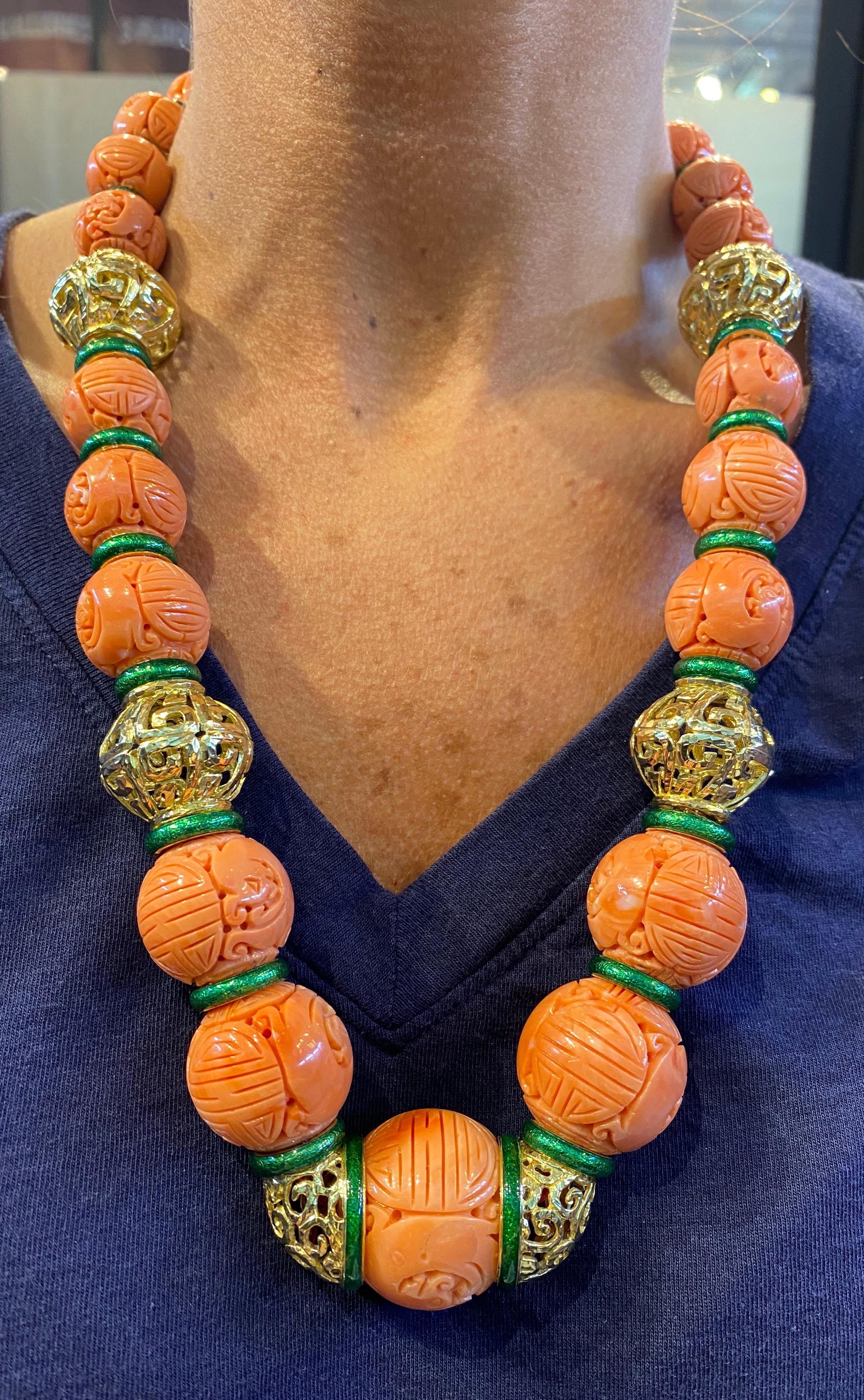 David Webb geschnitzte Korallen-Halskette im Zustand „Hervorragend“ im Angebot in New York, NY