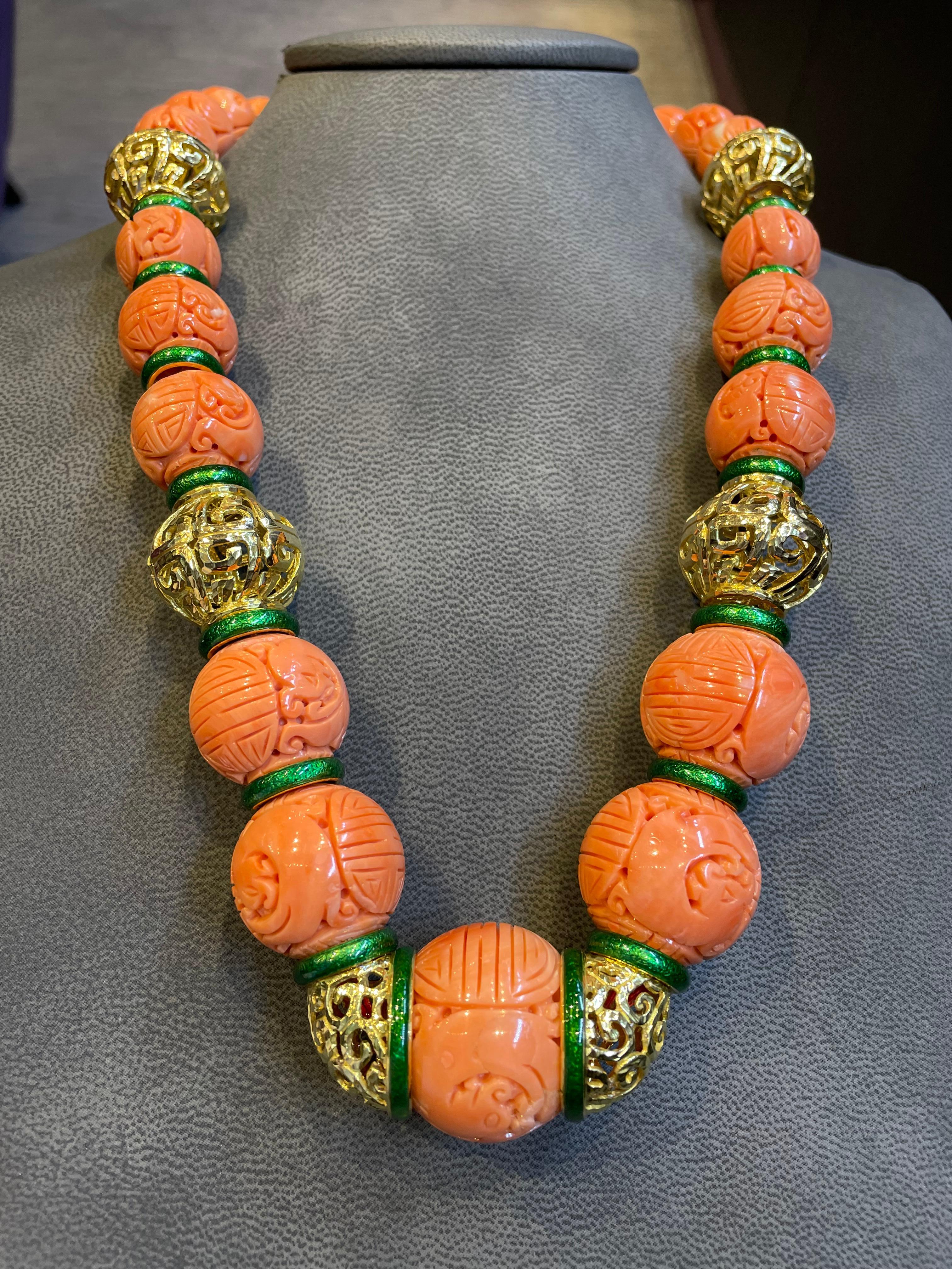 David Webb Carved Coral Necklace In Excellent Condition For Sale In New York, NY