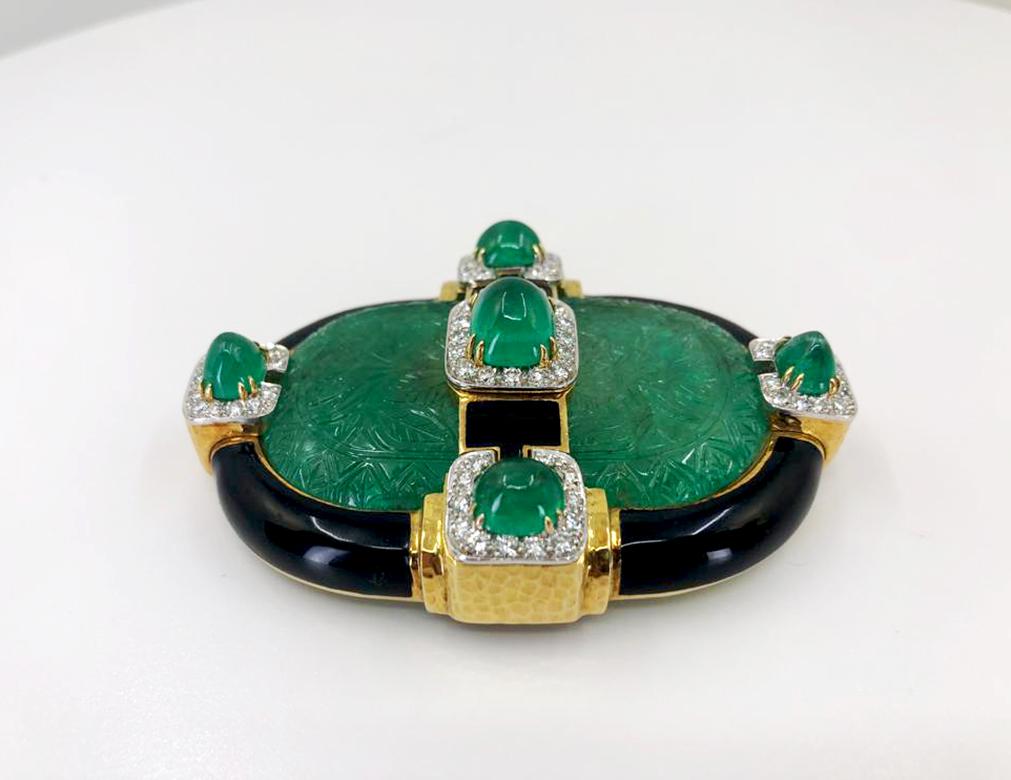 David Webb Carved Emerald Convertible Pendant Brooch In Good Condition In New York, NY