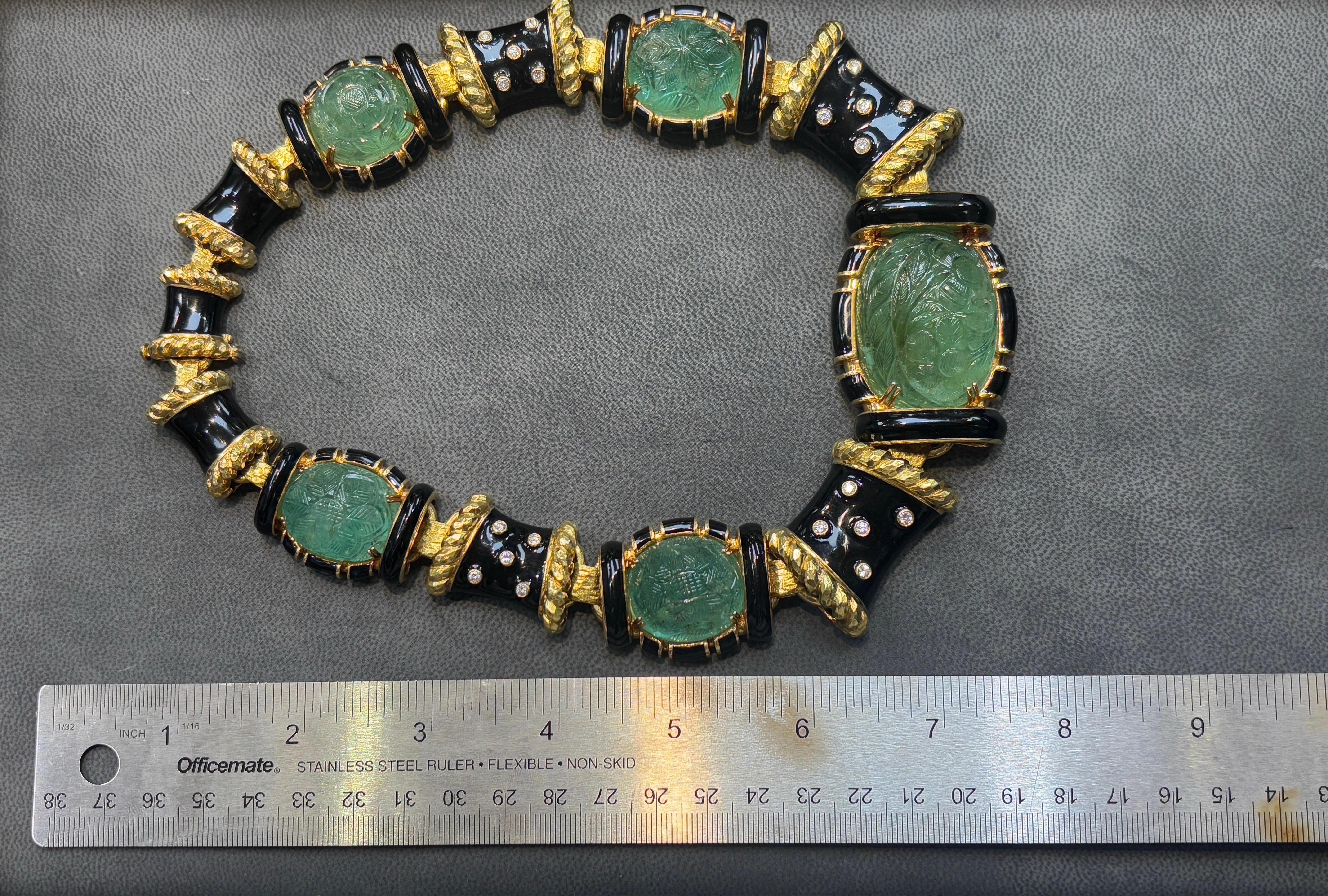 David Webb Collana con smeraldo intagliato e smalto in vendita 5