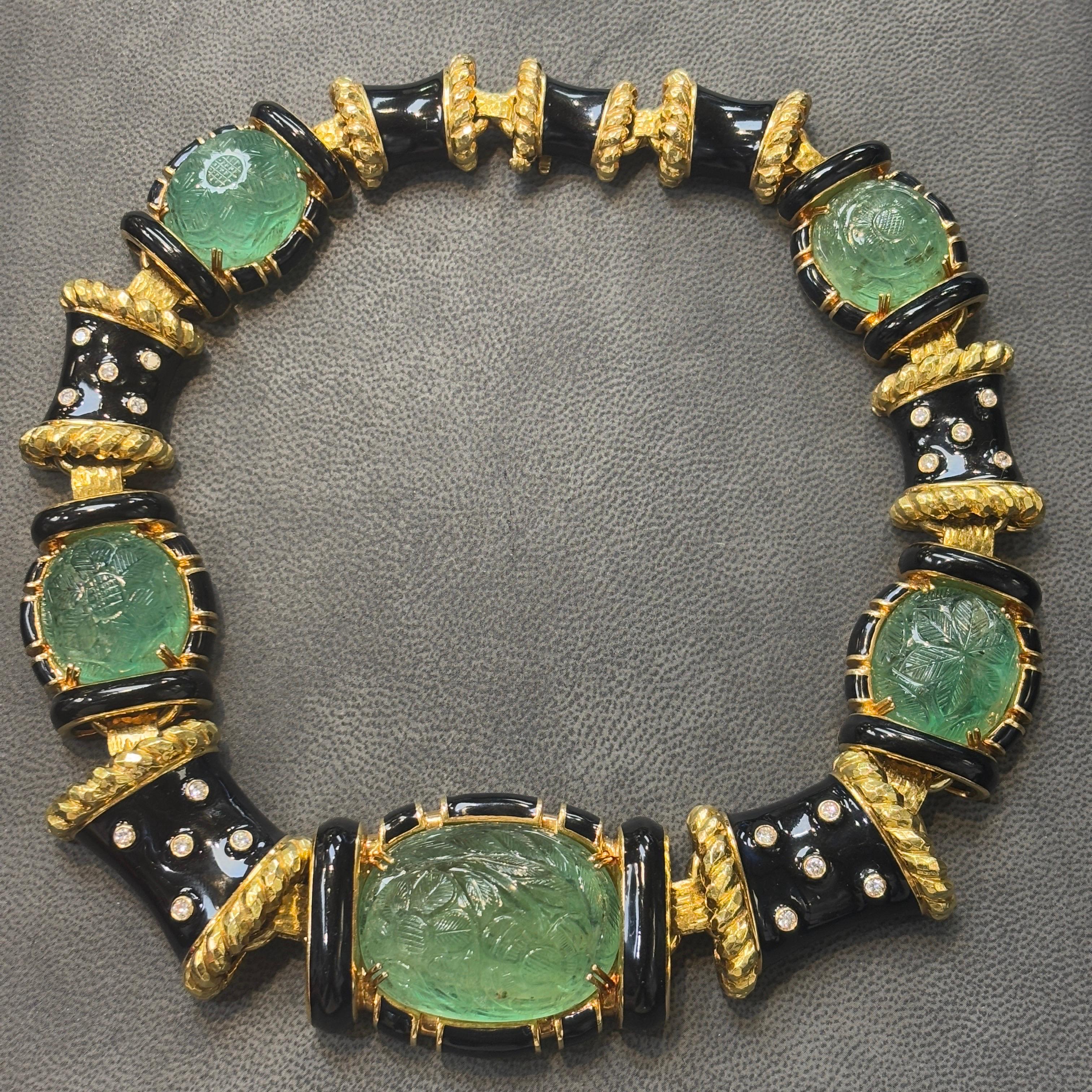 David Webb Collana con smeraldo intagliato e smalto in vendita 2