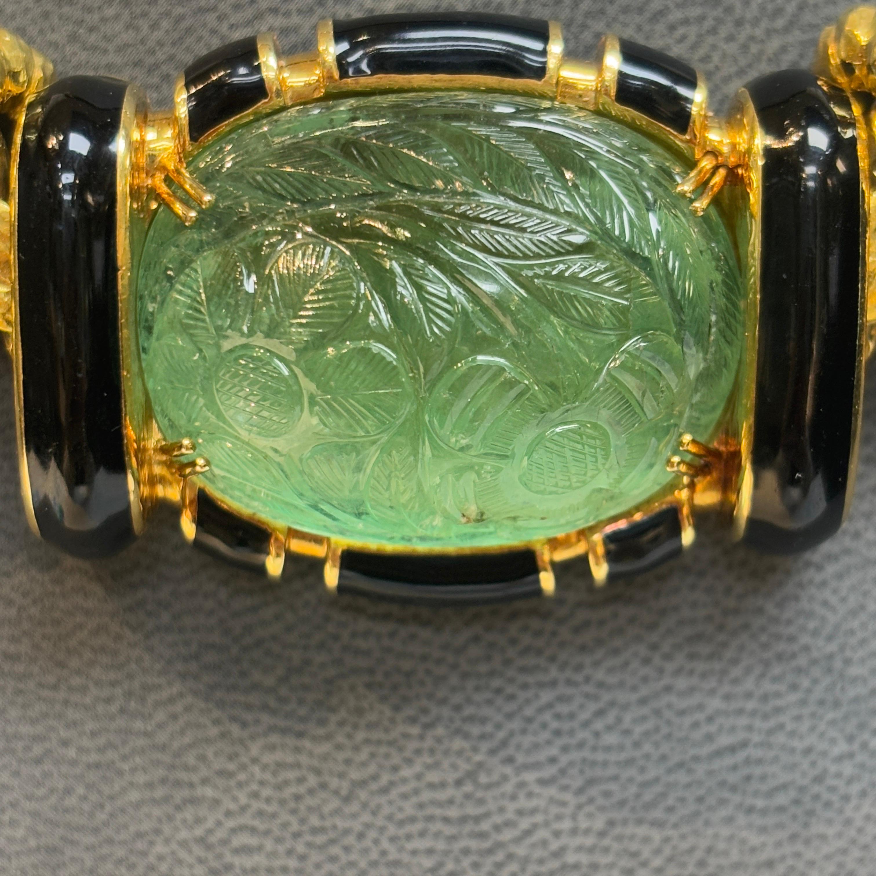 David Webb Collana con smeraldo intagliato e smalto in vendita 4