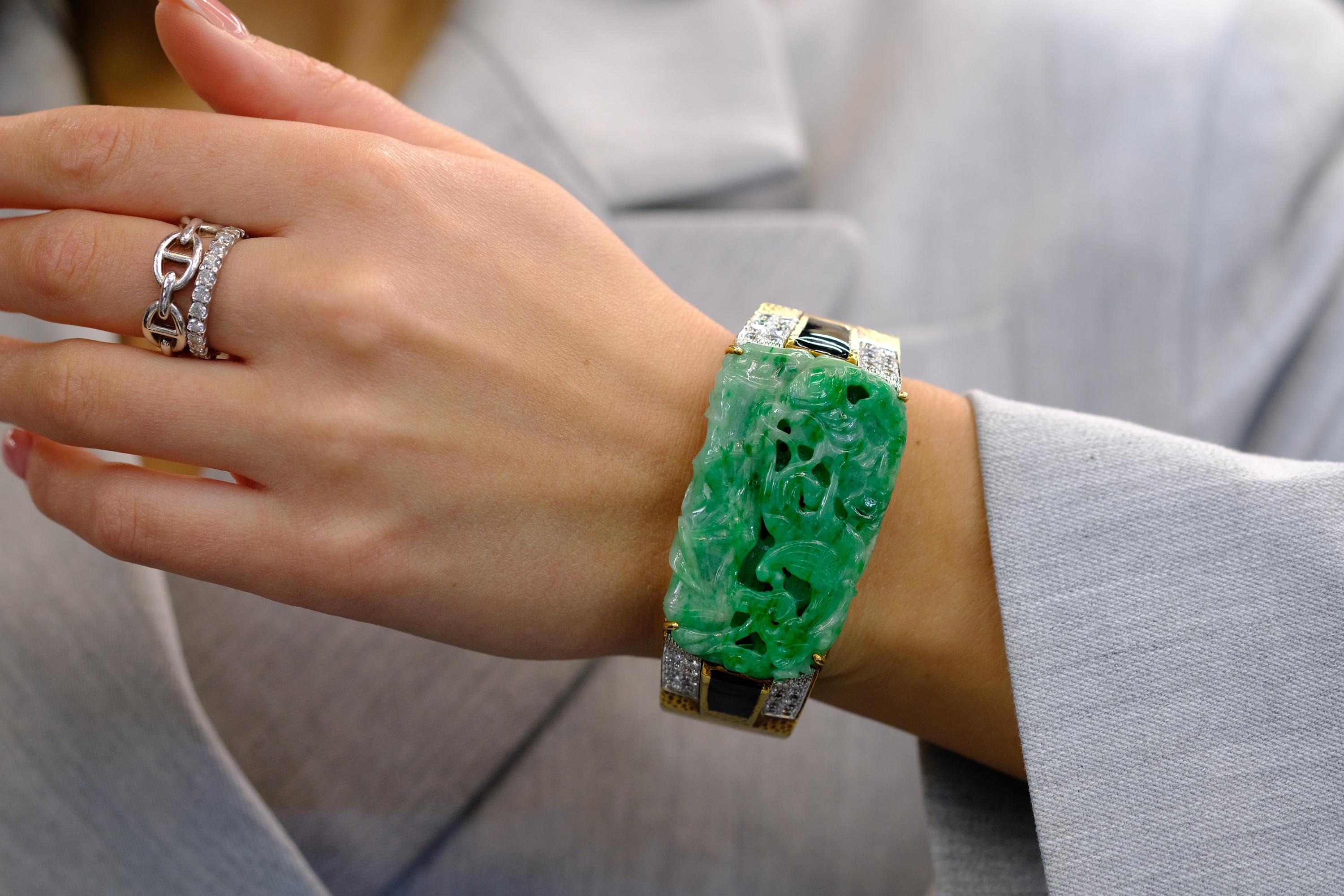 David Webb Bracciale Bangle in giada scolpita in vendita 1