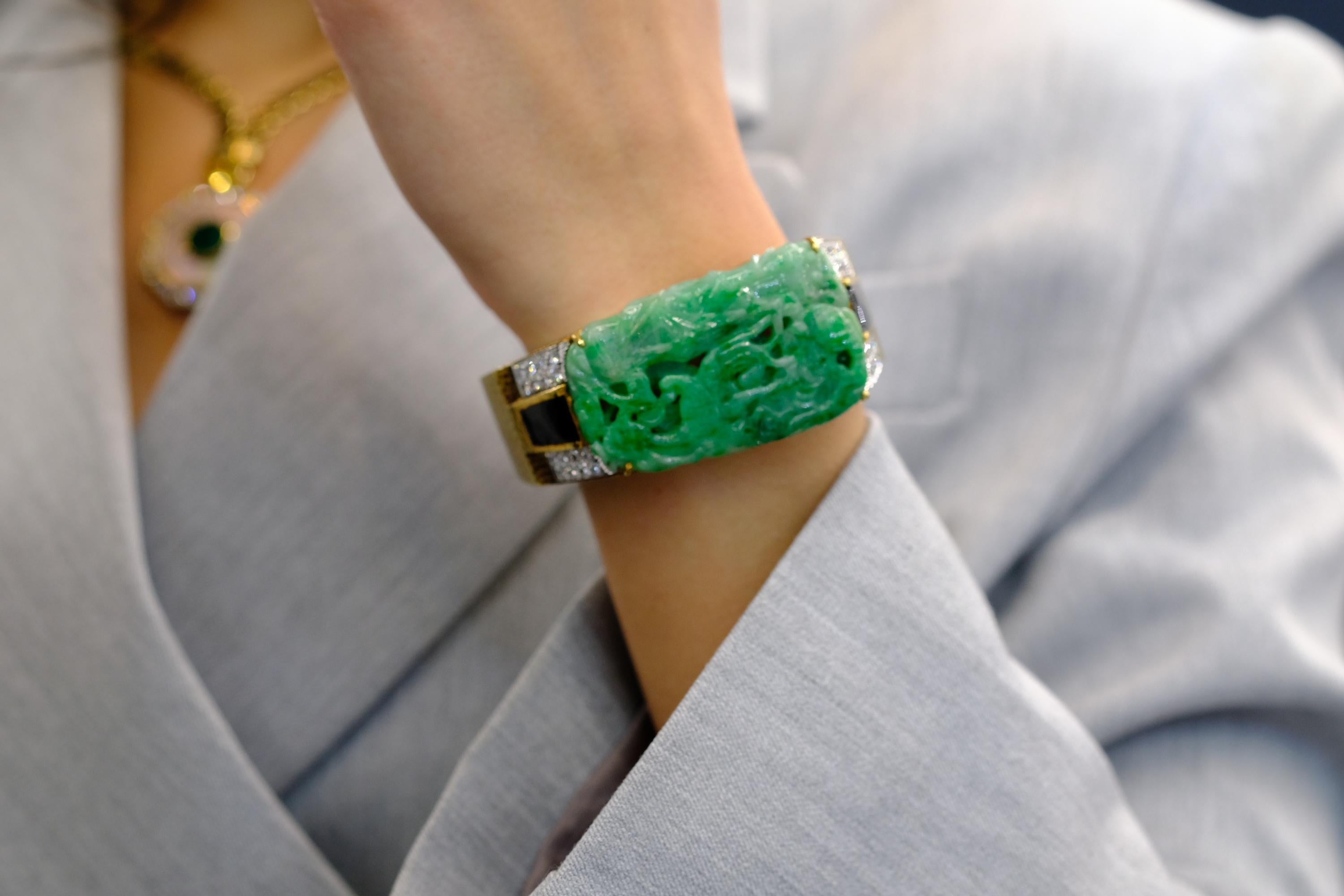 David Webb Bracciale Bangle in giada scolpita in vendita 3