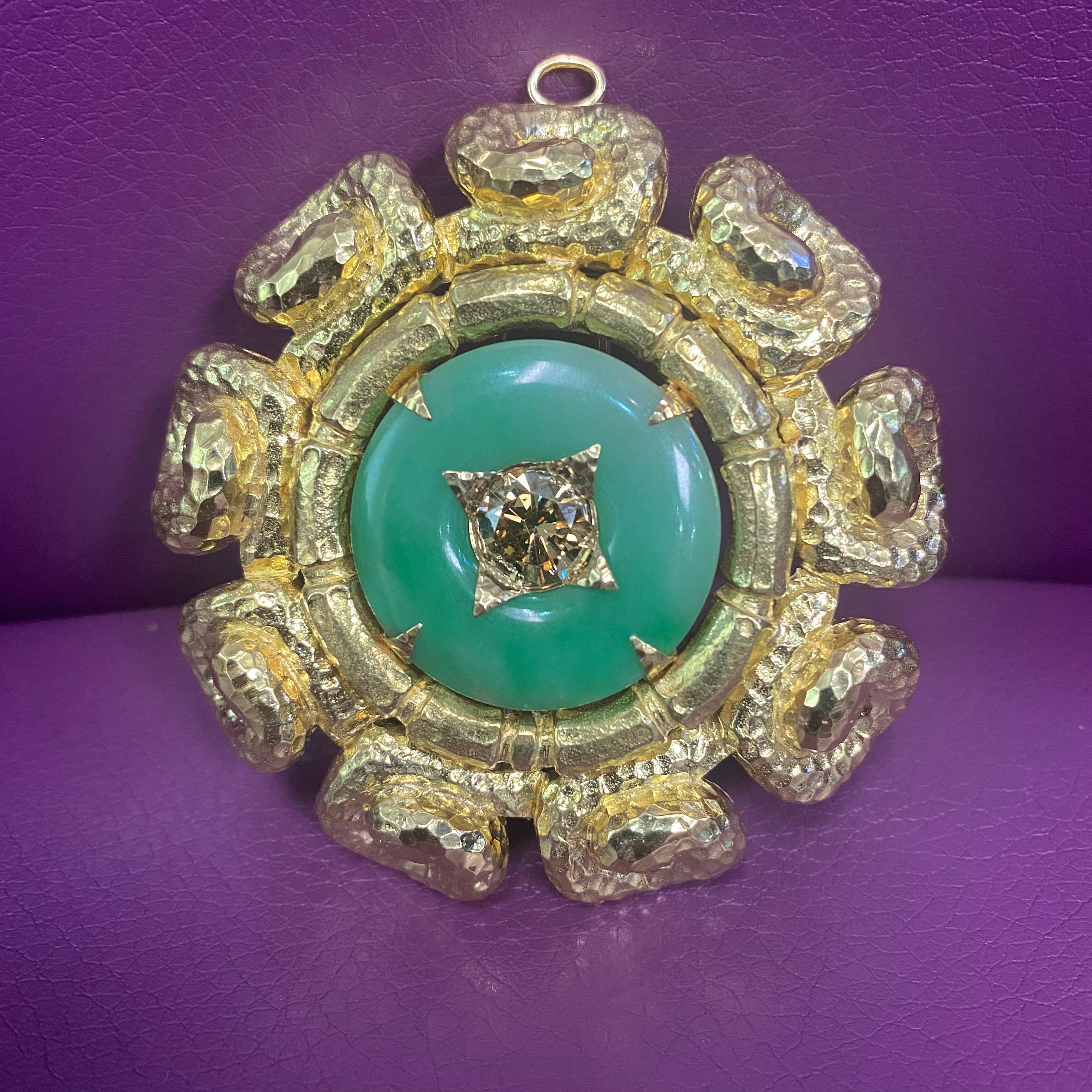 David Webb Carved Jade & Diamond Disc Brooch In Excellent Condition For Sale In New York, NY