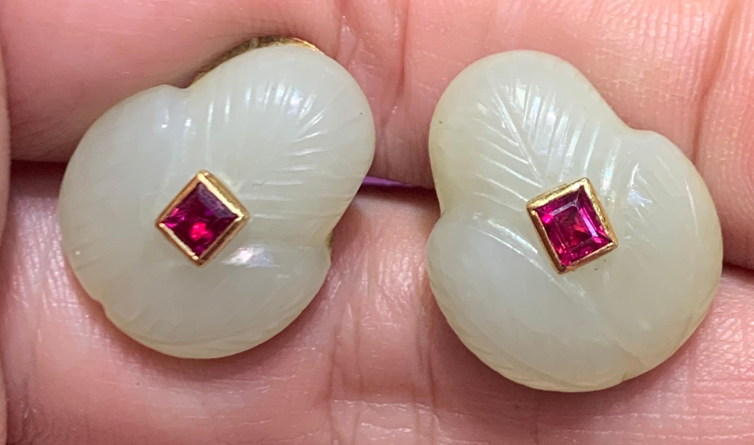 David Webb Carved Jade and Ruby Cufflinks For Sale 2